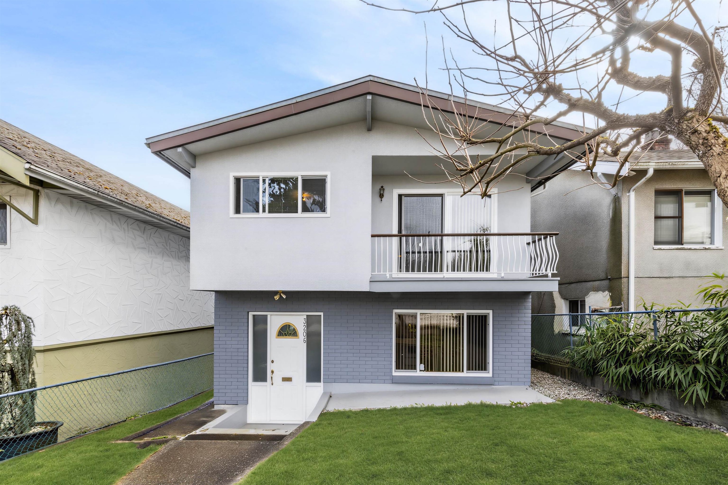 3206 Adanac Street, Vancouver, BC