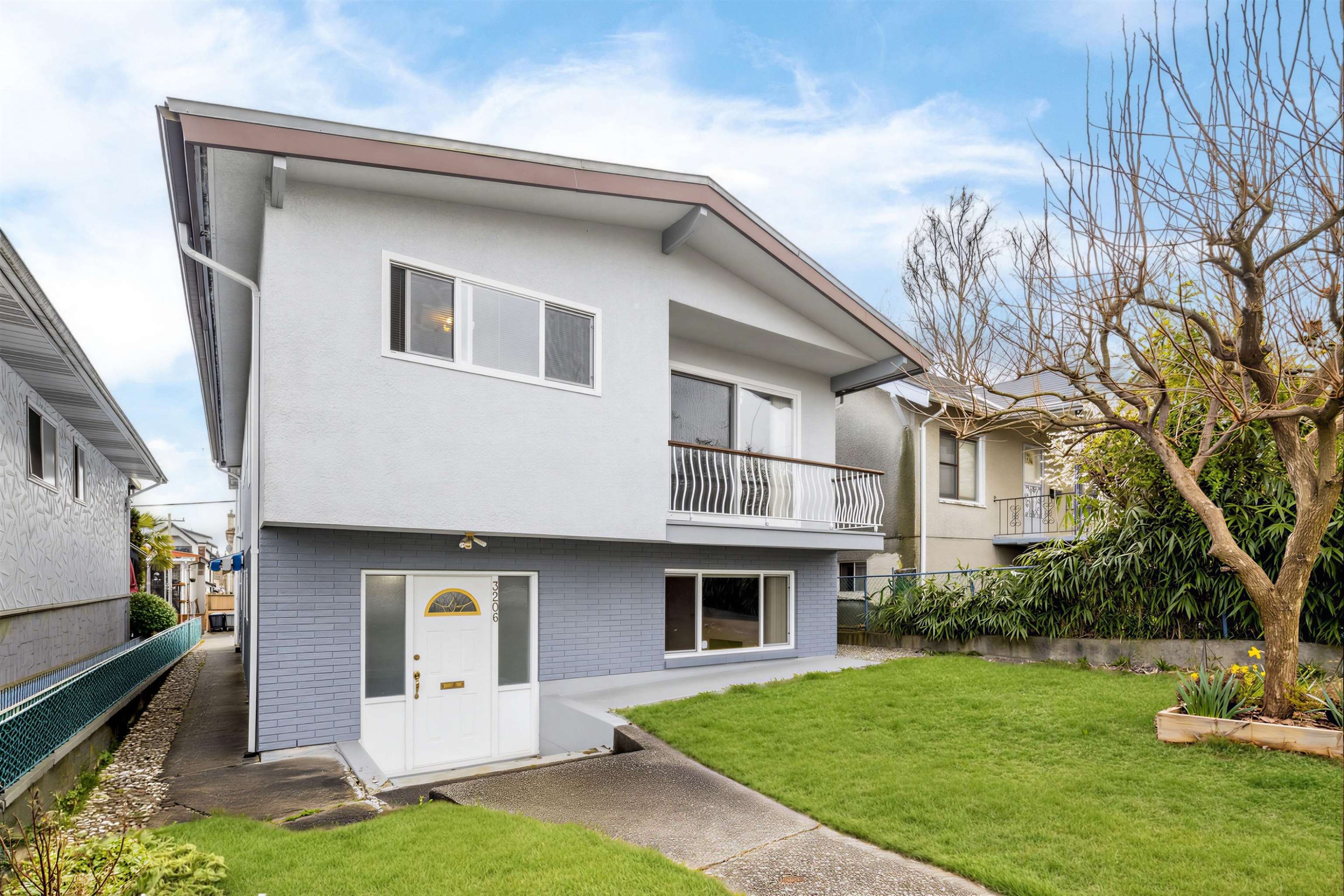 3206 Adanac Street, Vancouver, BC