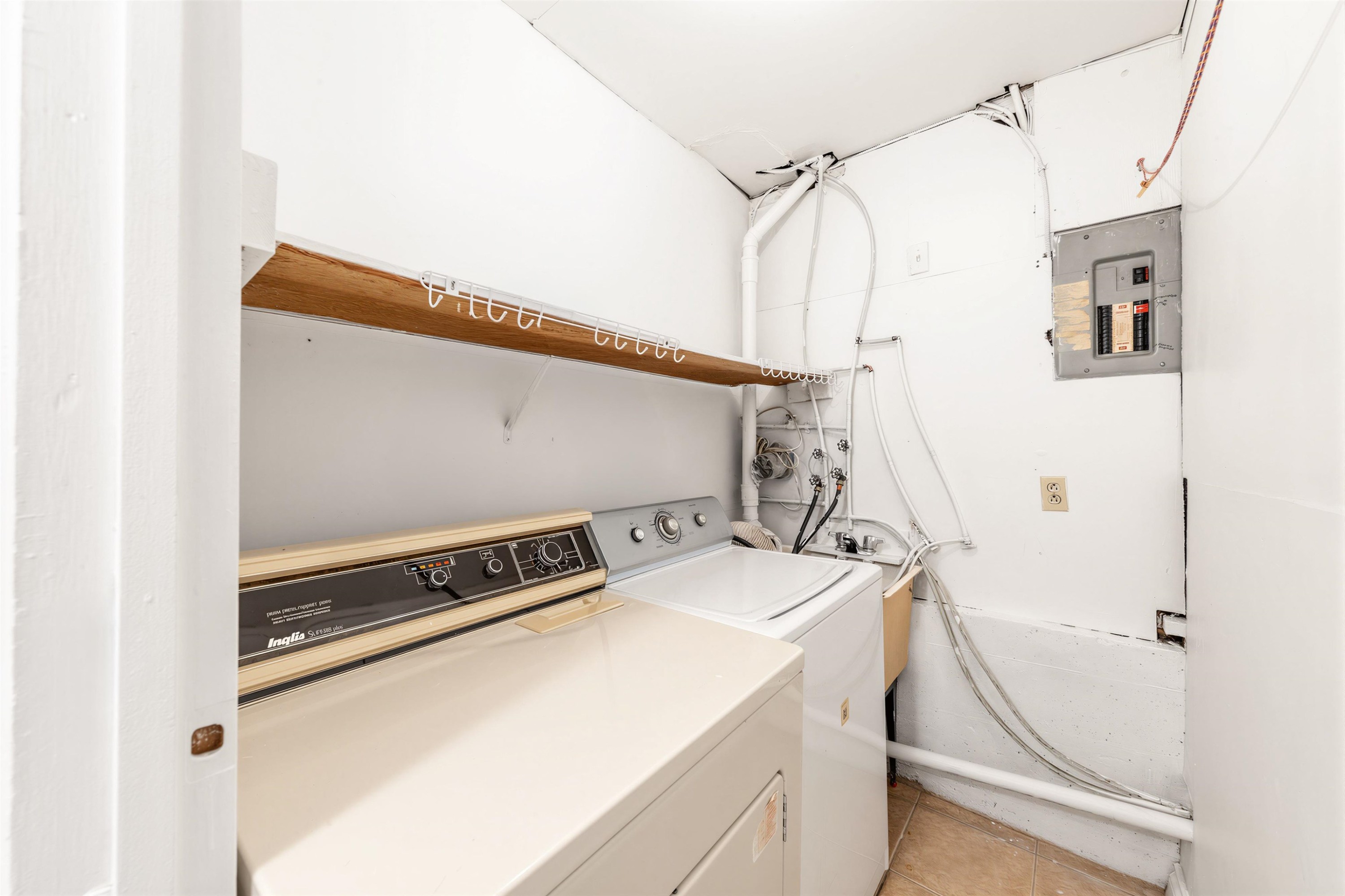 3206 Adanac Street, Vancouver, BC