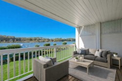 213-6263 River Road Delta, BC V4K 5E3