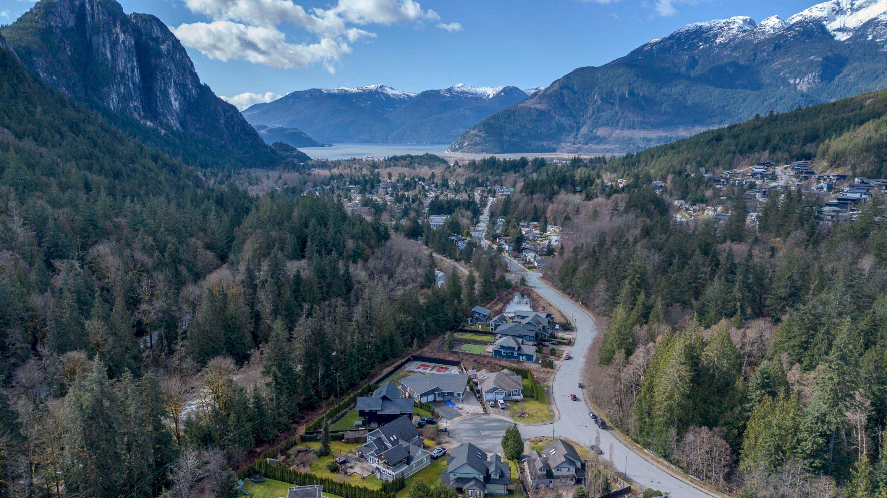 1003 Ash Place, Squamish, BC