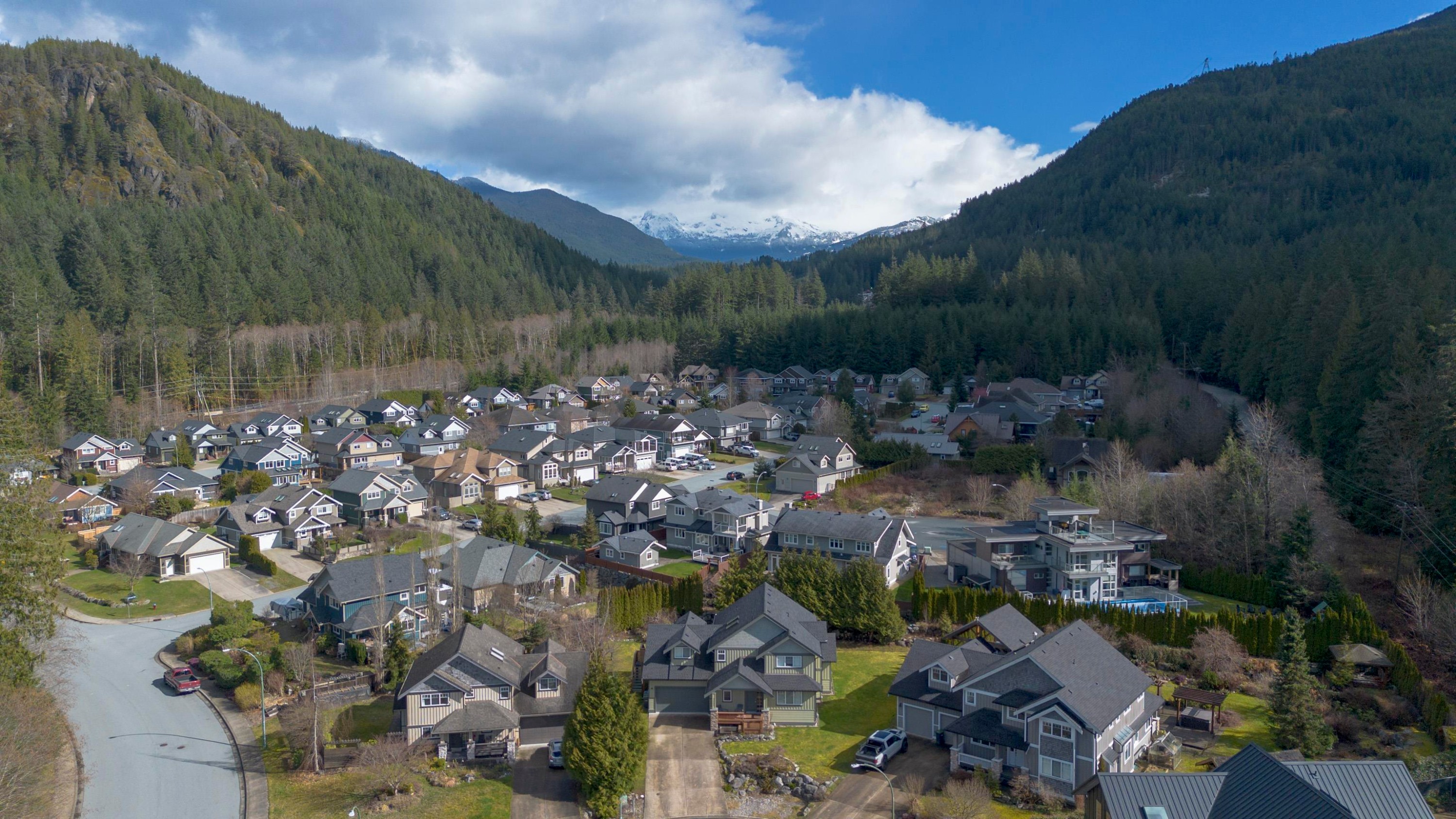 1003 Ash Place, Squamish, BC