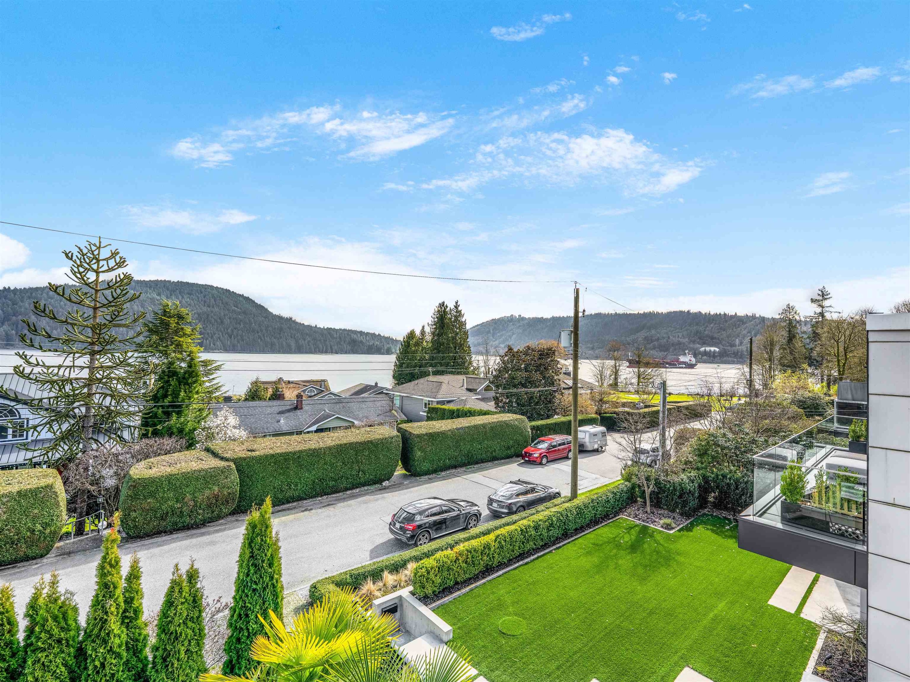 351 Beachview Drive, North Vancouver, BC