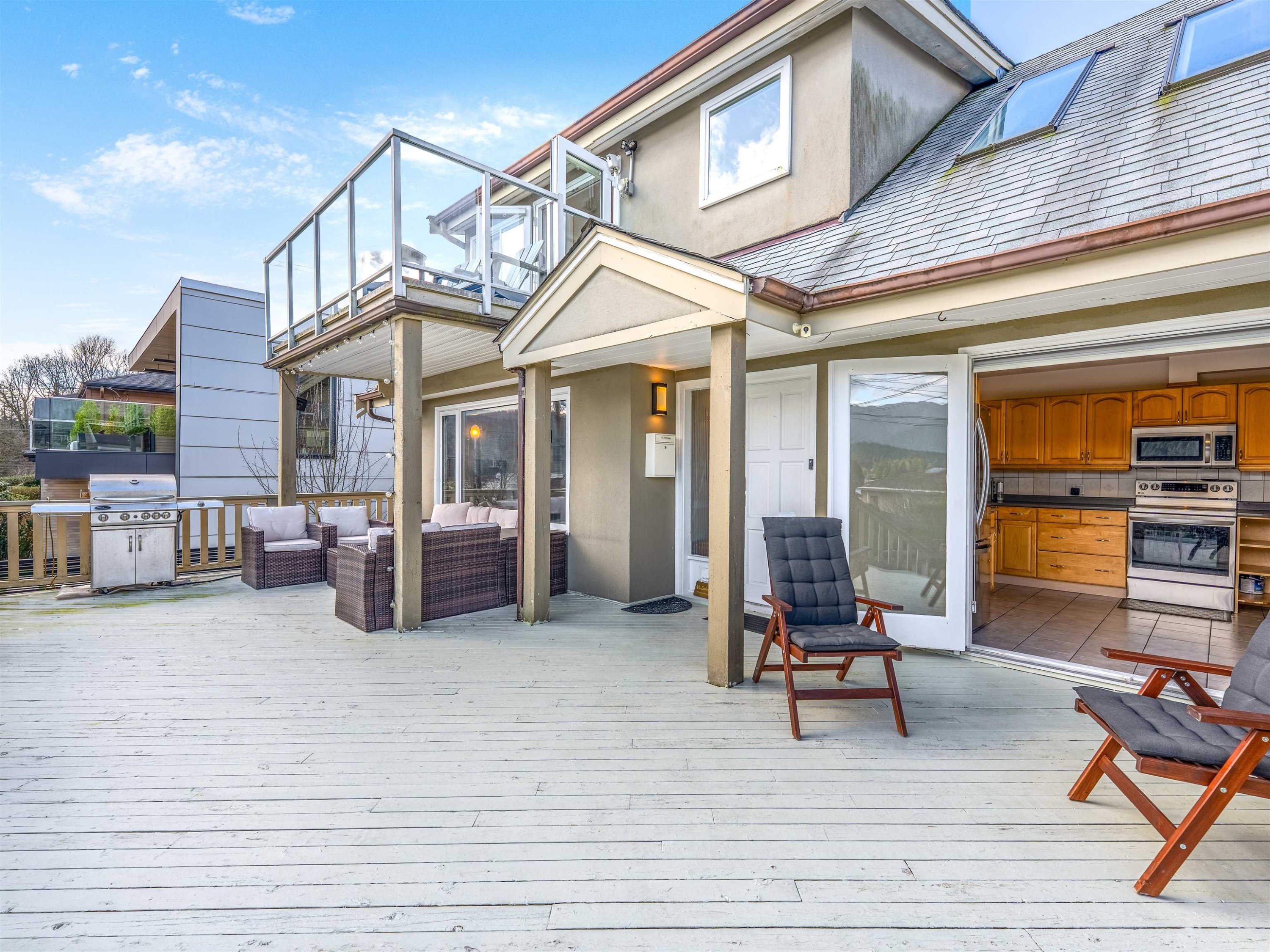 351 Beachview Drive, North Vancouver, BC