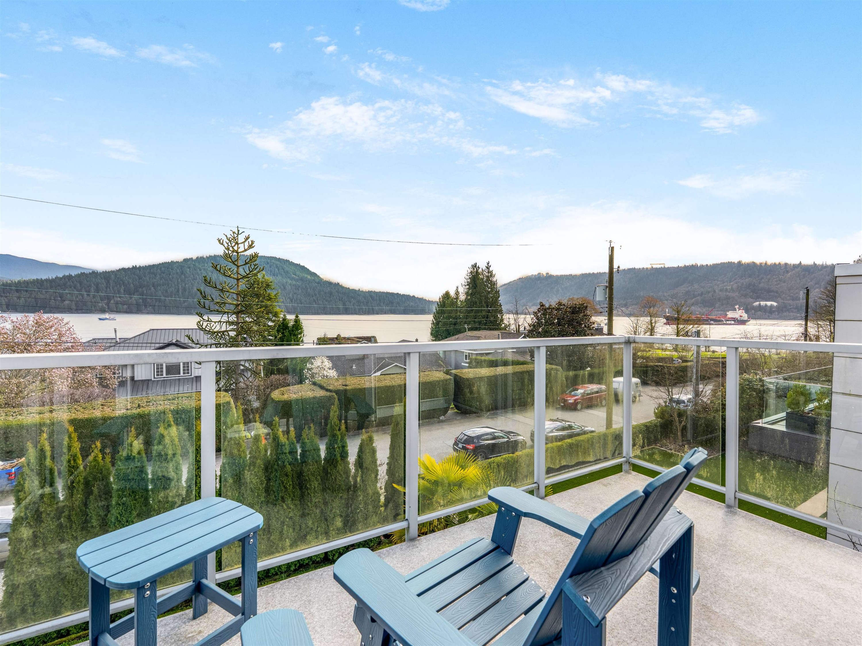 351 Beachview Drive, North Vancouver, BC