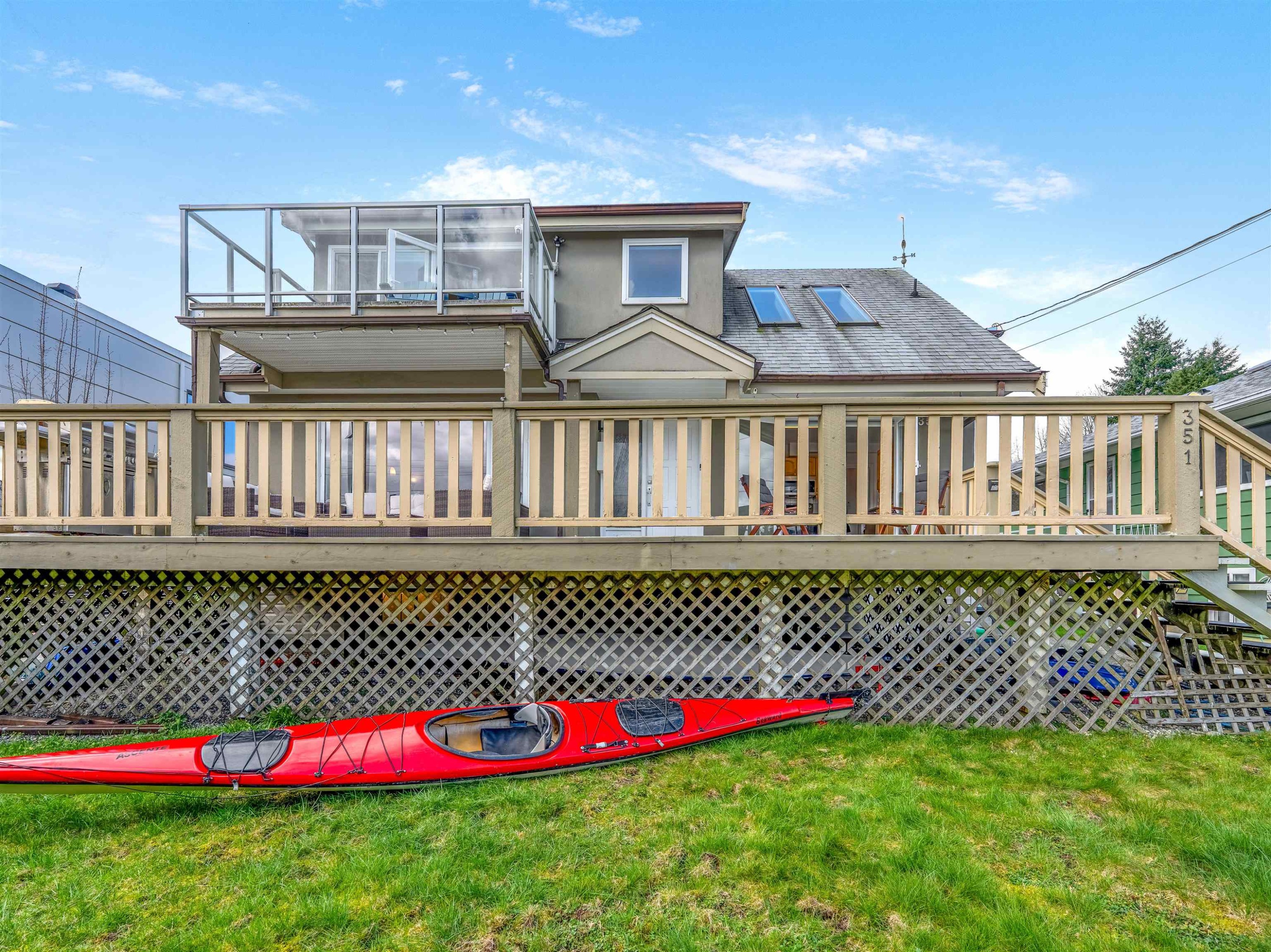 351 Beachview Drive, North Vancouver, BC