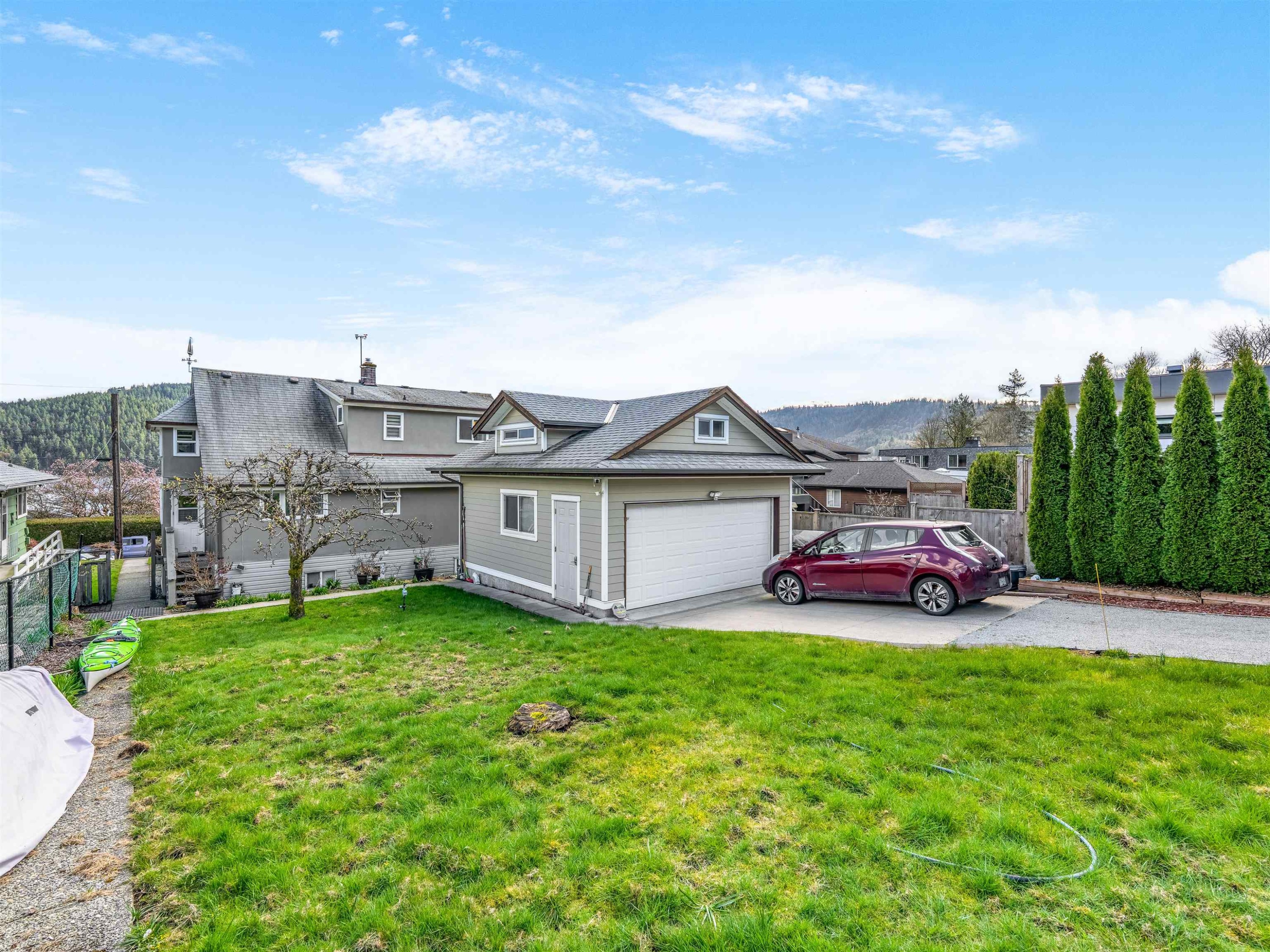 351 Beachview Drive, North Vancouver, BC