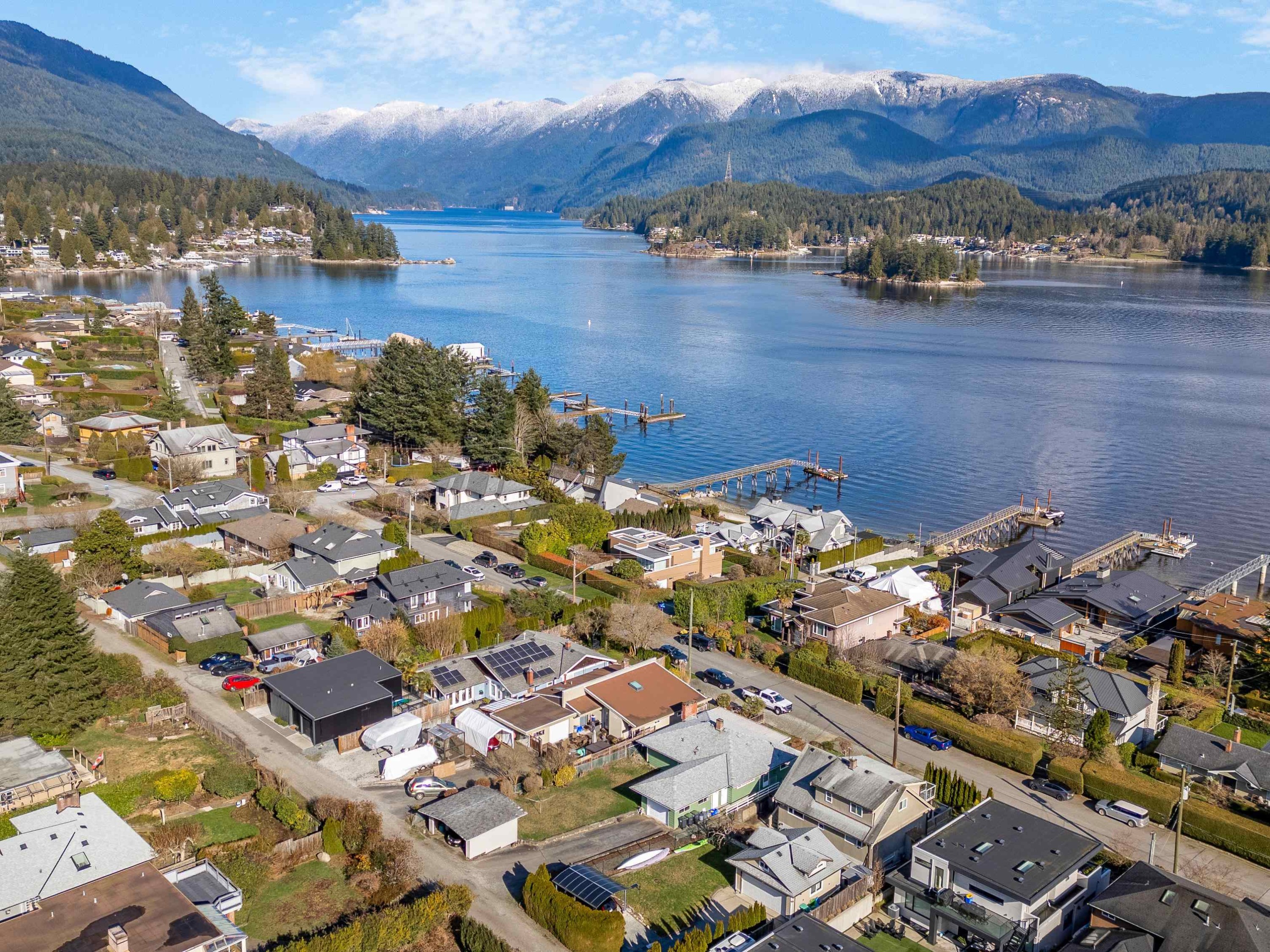 351 Beachview Drive, North Vancouver, BC