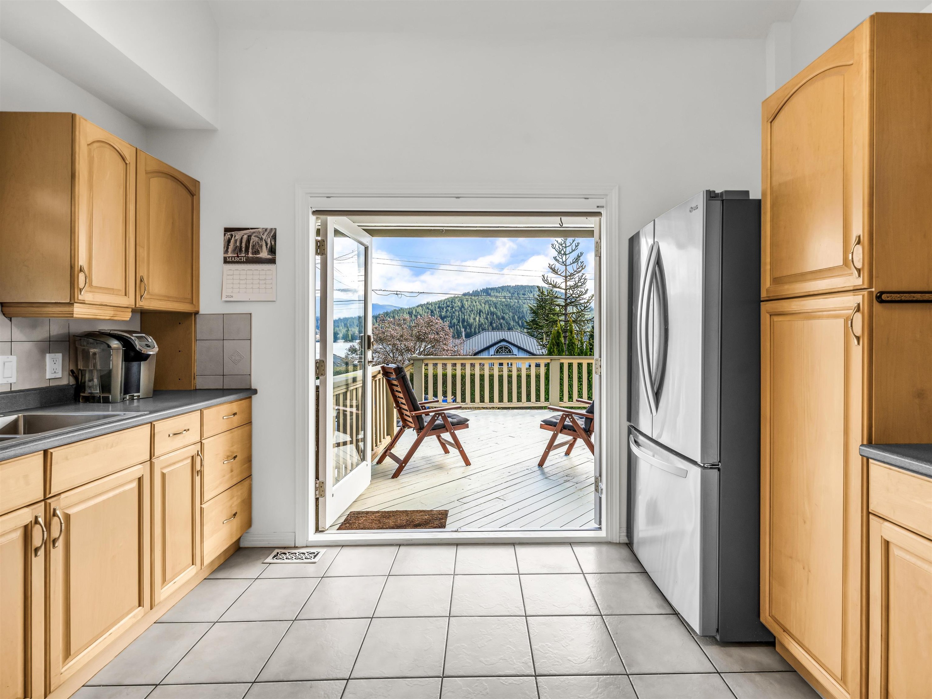 351 Beachview Drive, North Vancouver, BC