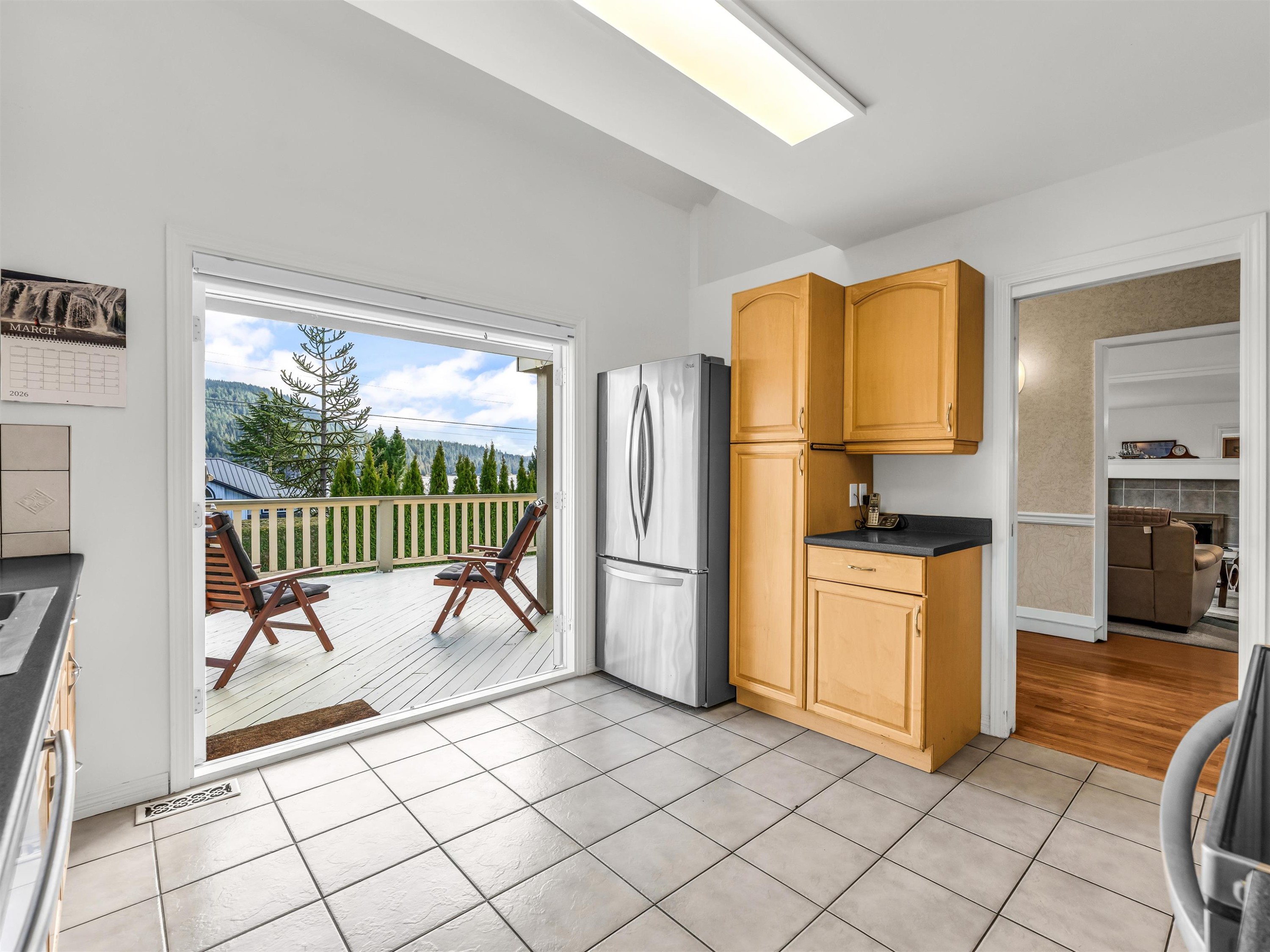 351 Beachview Drive, North Vancouver, BC