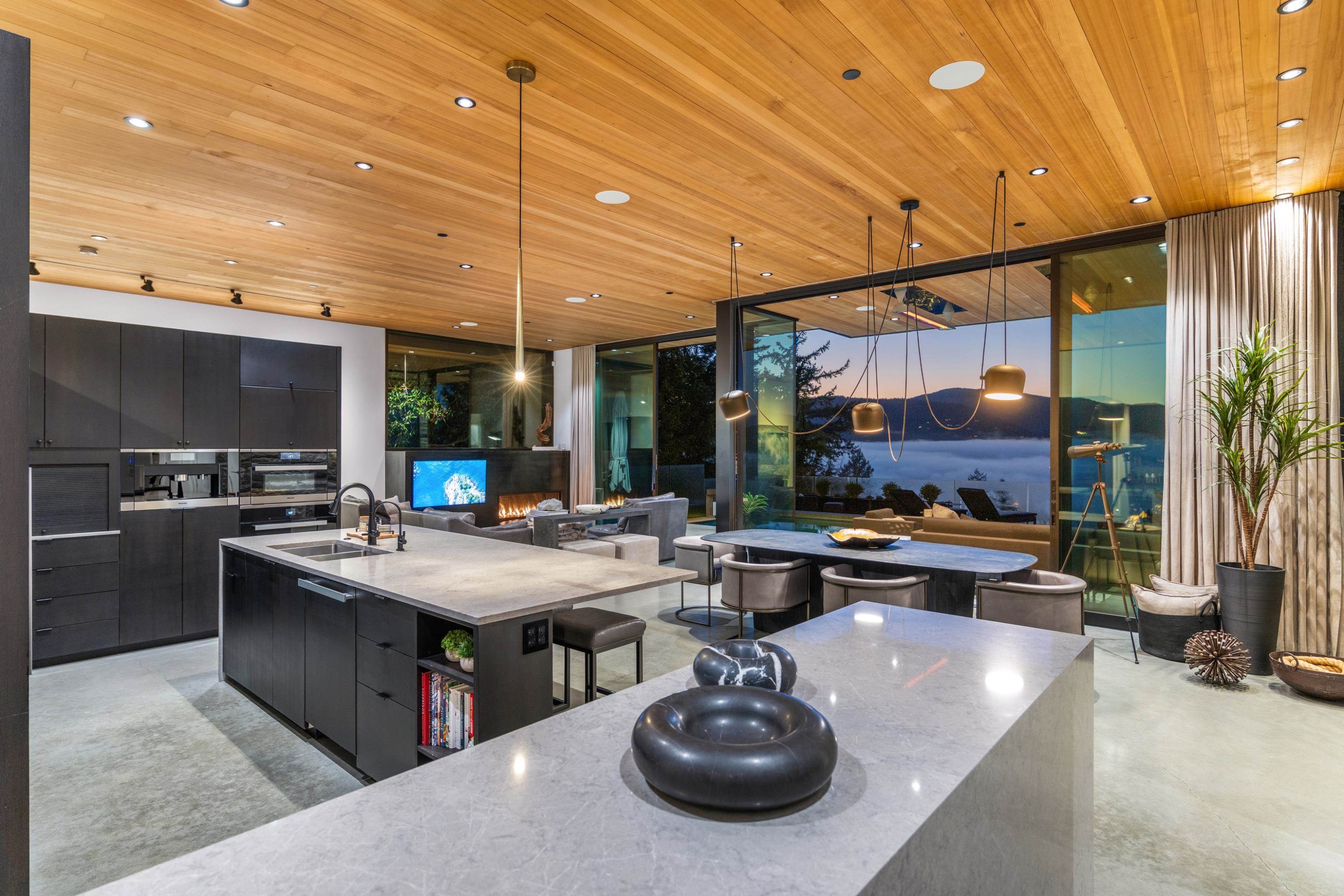 6252 Overstone Drive, West Vancouver, BC