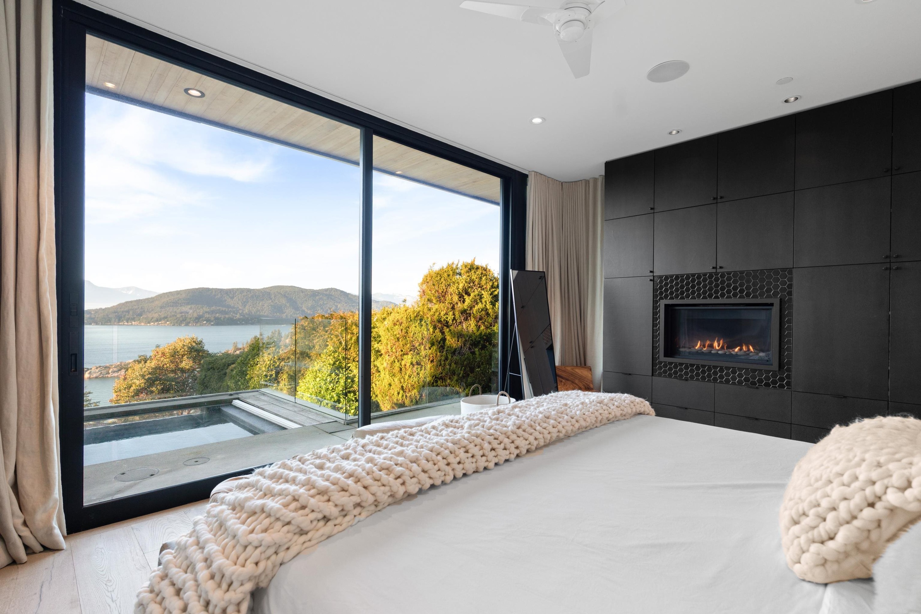 6252 Overstone Drive, West Vancouver, BC