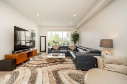 204-12367 224 Street Maple Ridge, BC V6C 3P6