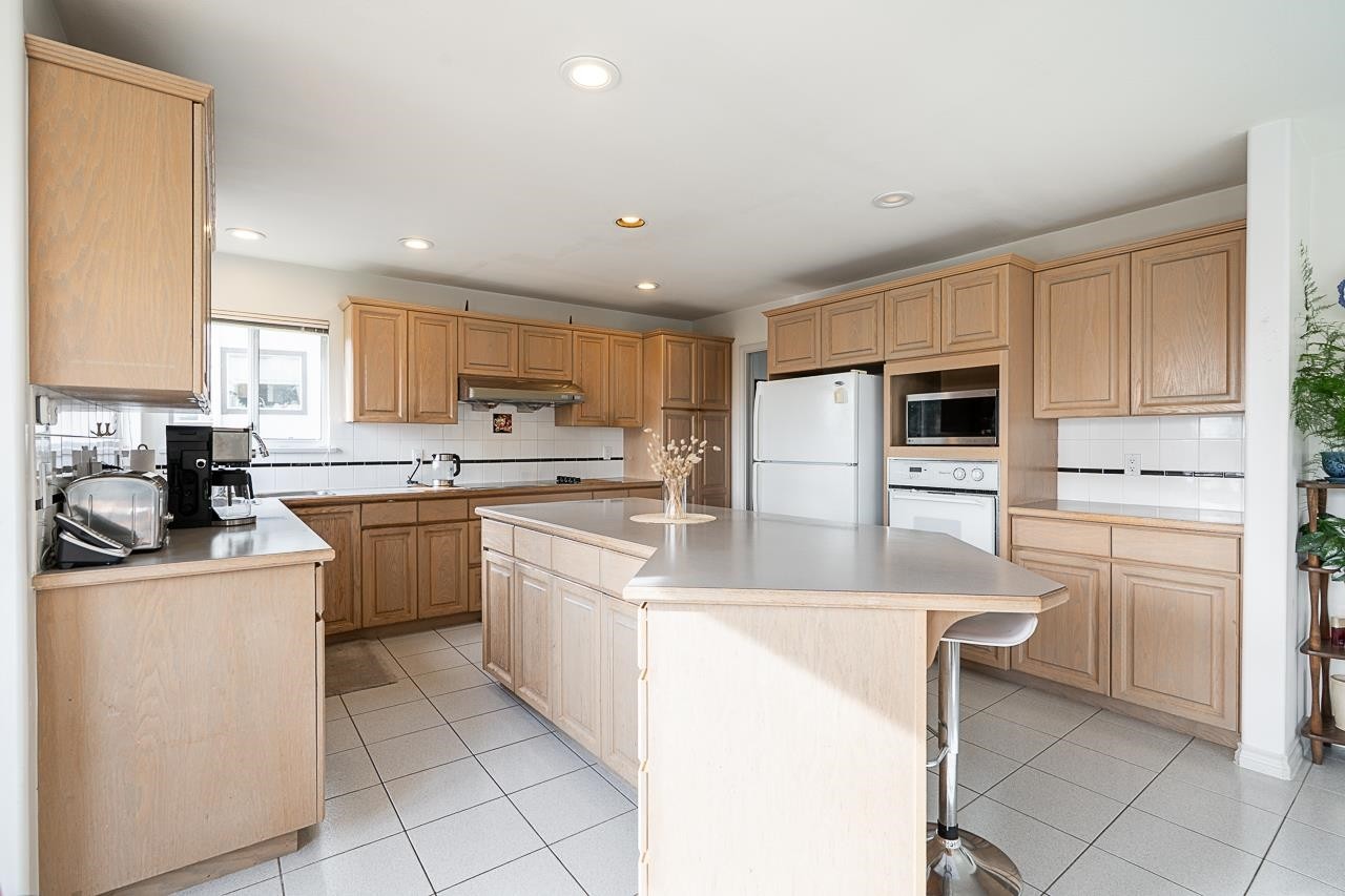 2980 Cliffrose Crescent, Coquitlam, BC