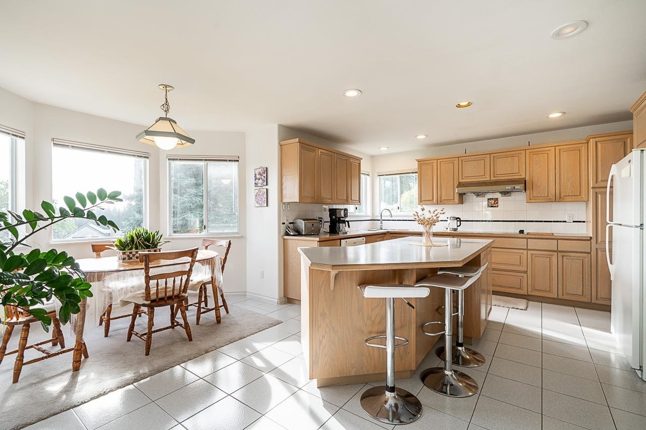 2980 Cliffrose Crescent, Coquitlam, BC