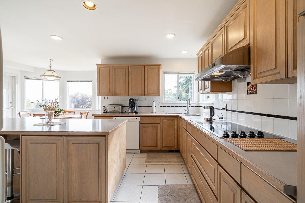 2980 Cliffrose Crescent, Coquitlam, BC