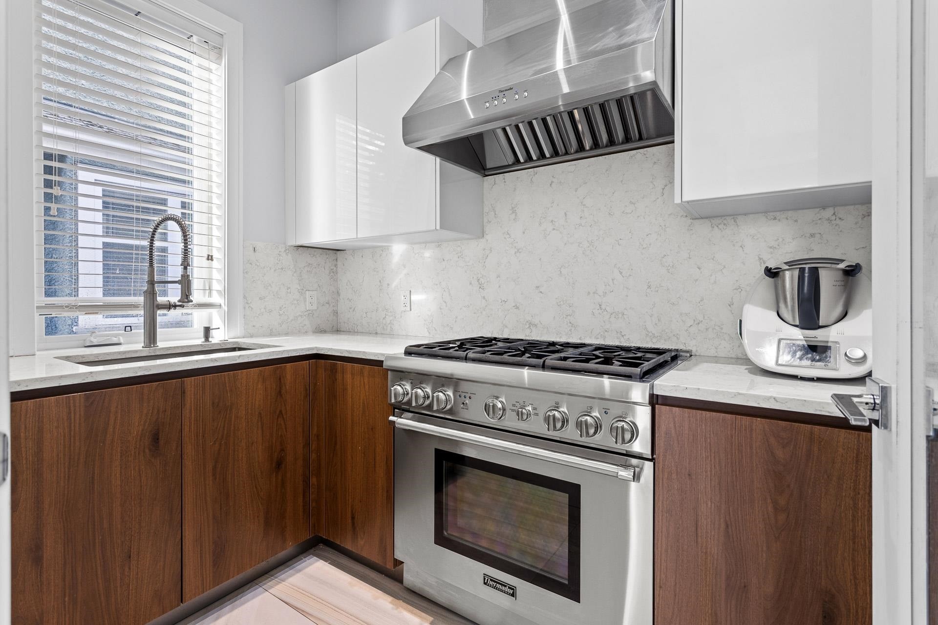 3726 35Th Avenue W, Vancouver, BC