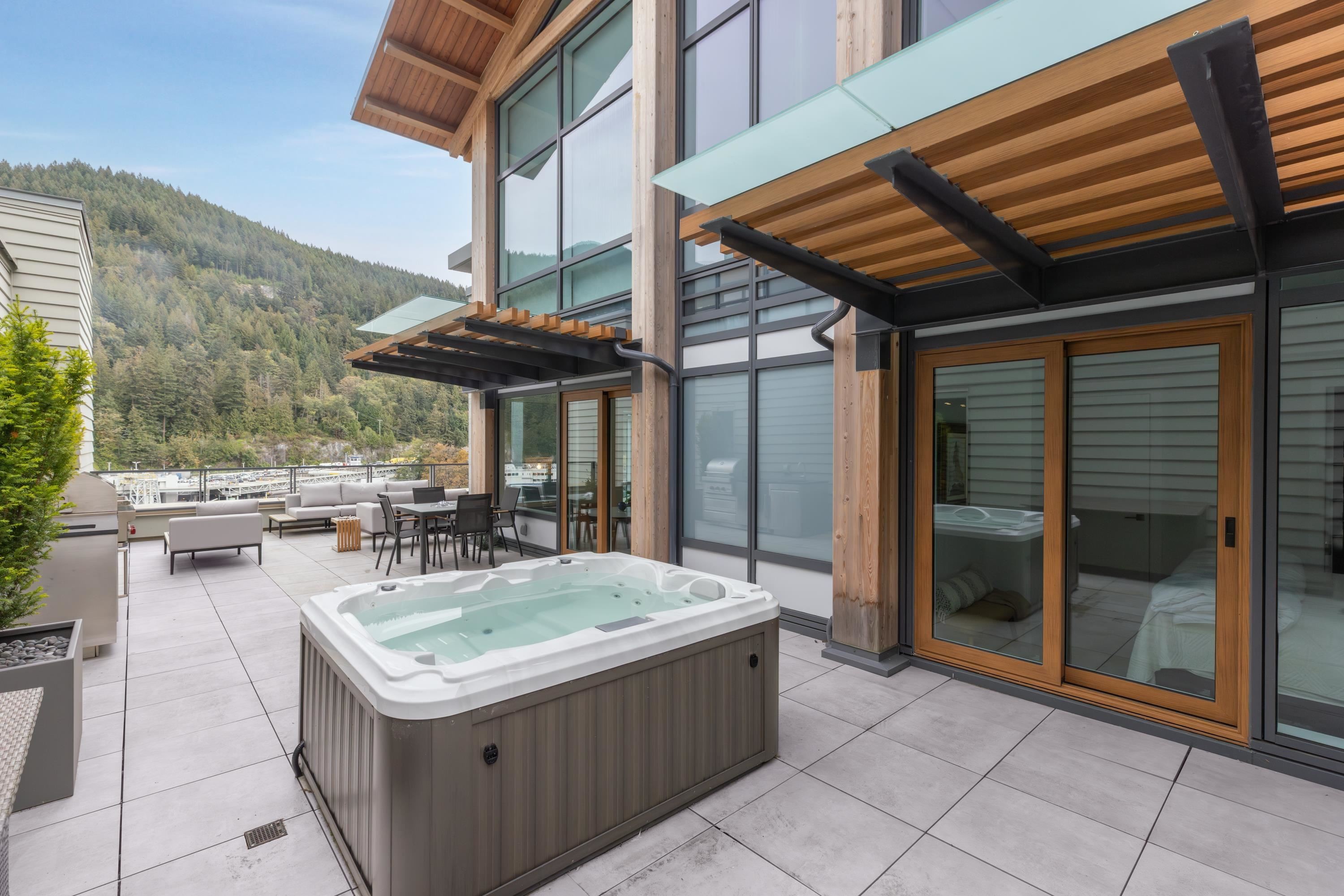 706-6707 Nelson Avenue, West Vancouver, BC