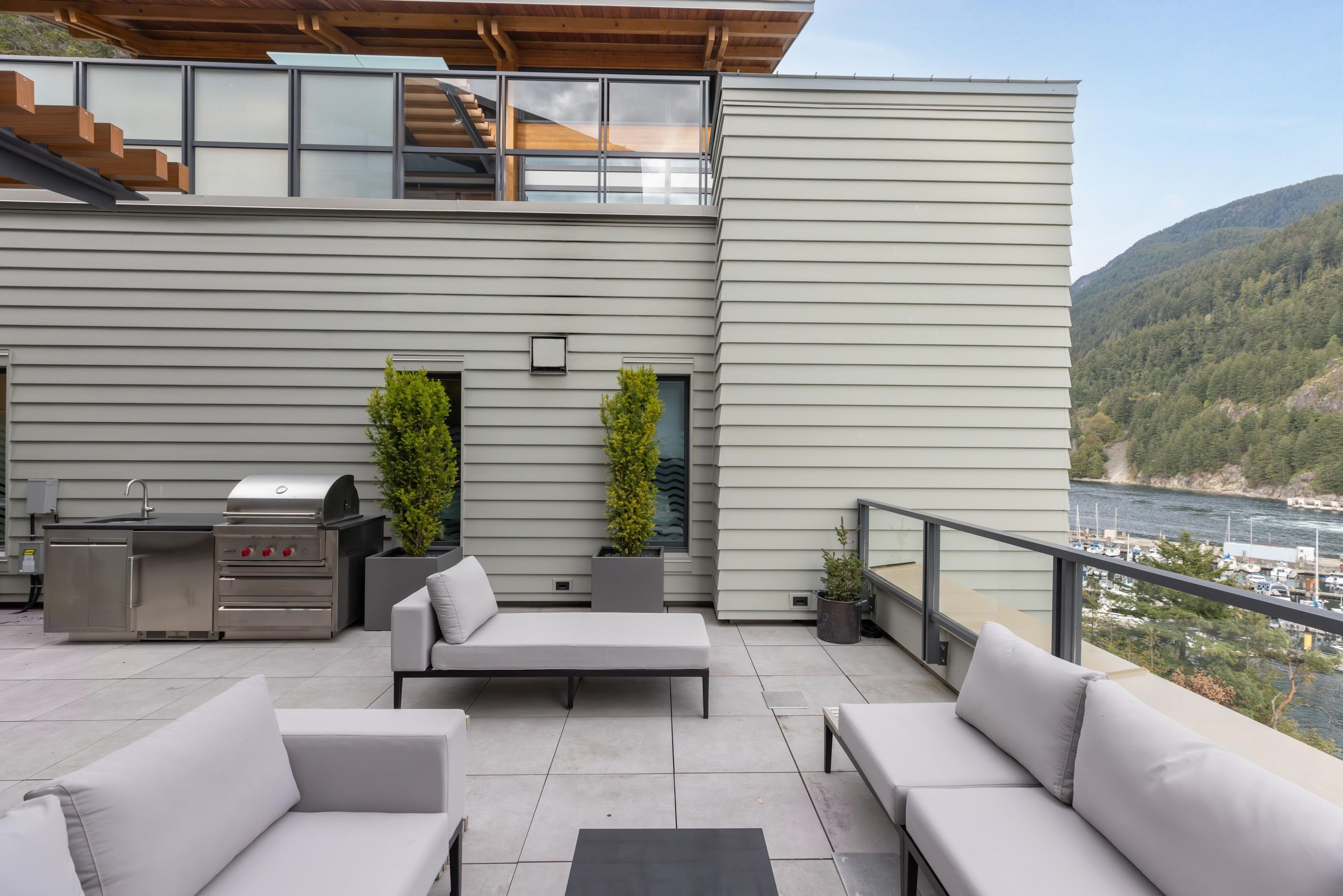 706-6707 Nelson Avenue, West Vancouver, BC