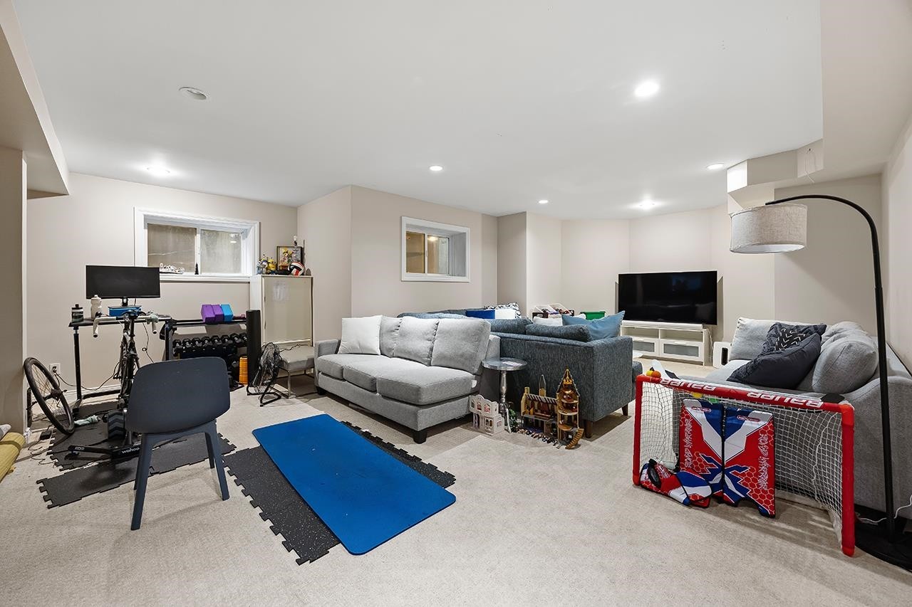 3582 Edgemont Boulevard, North Vancouver, BC