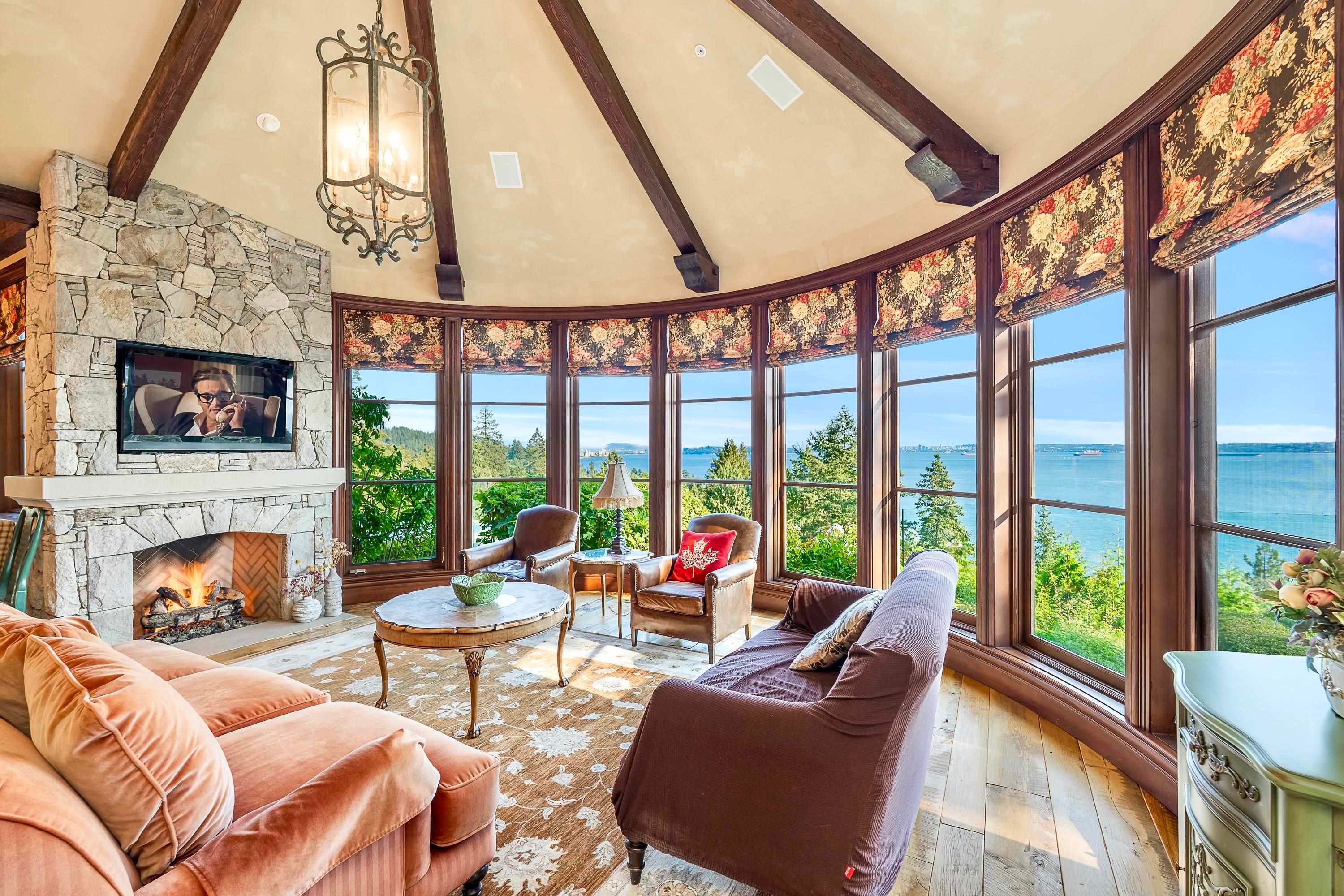 4672 Clovelly Walk, West Vancouver, BC