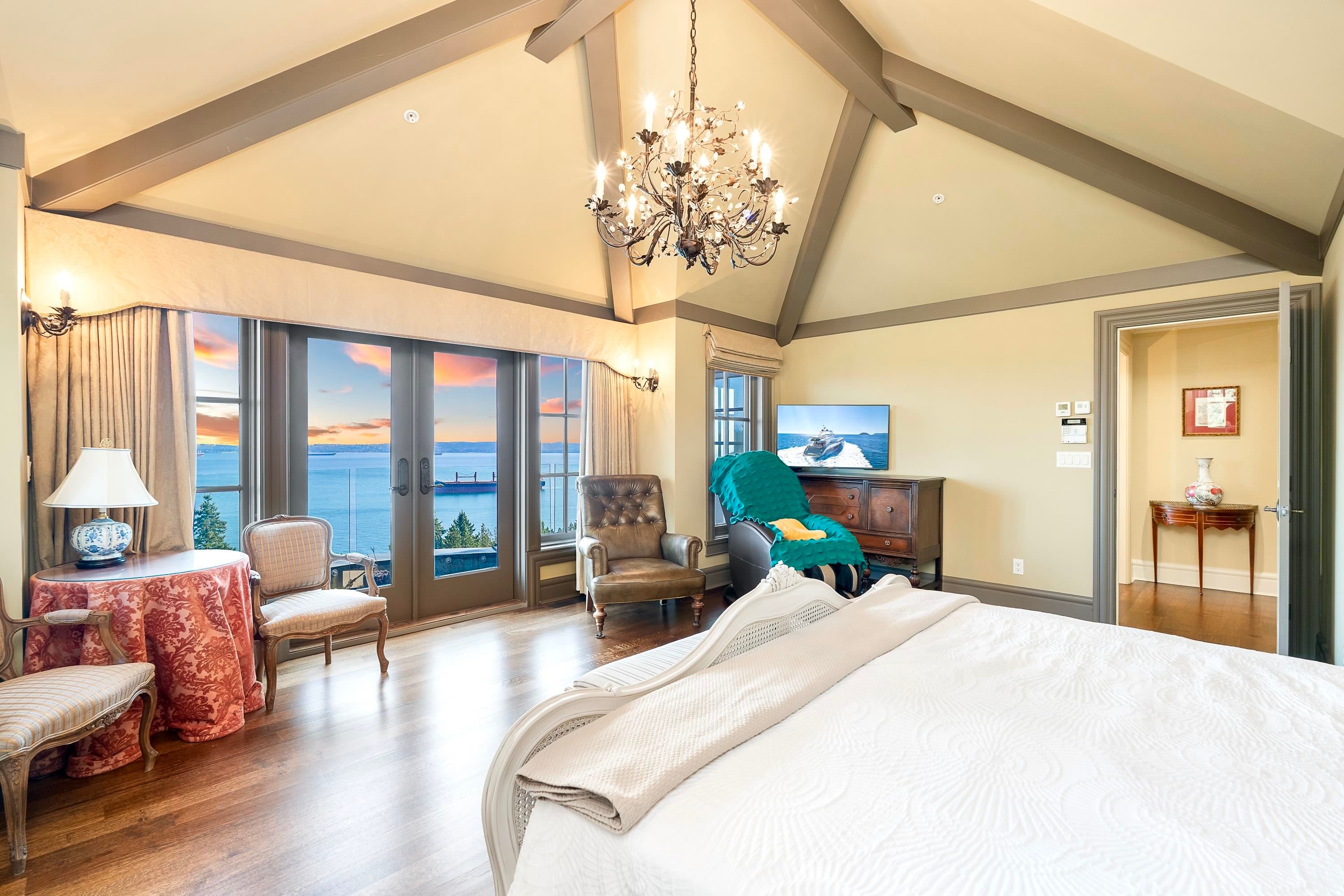 4672 Clovelly Walk, West Vancouver, BC