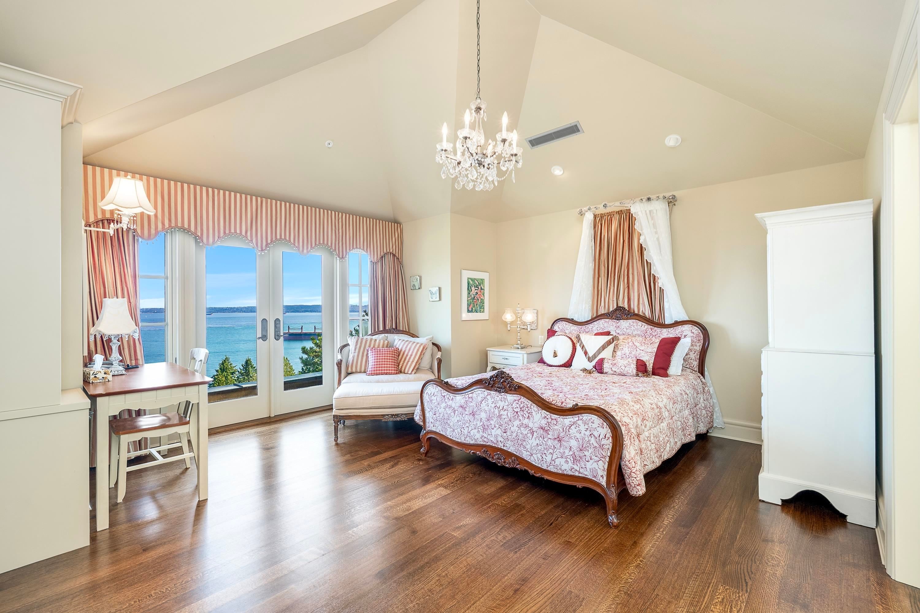 4672 Clovelly Walk, West Vancouver, BC