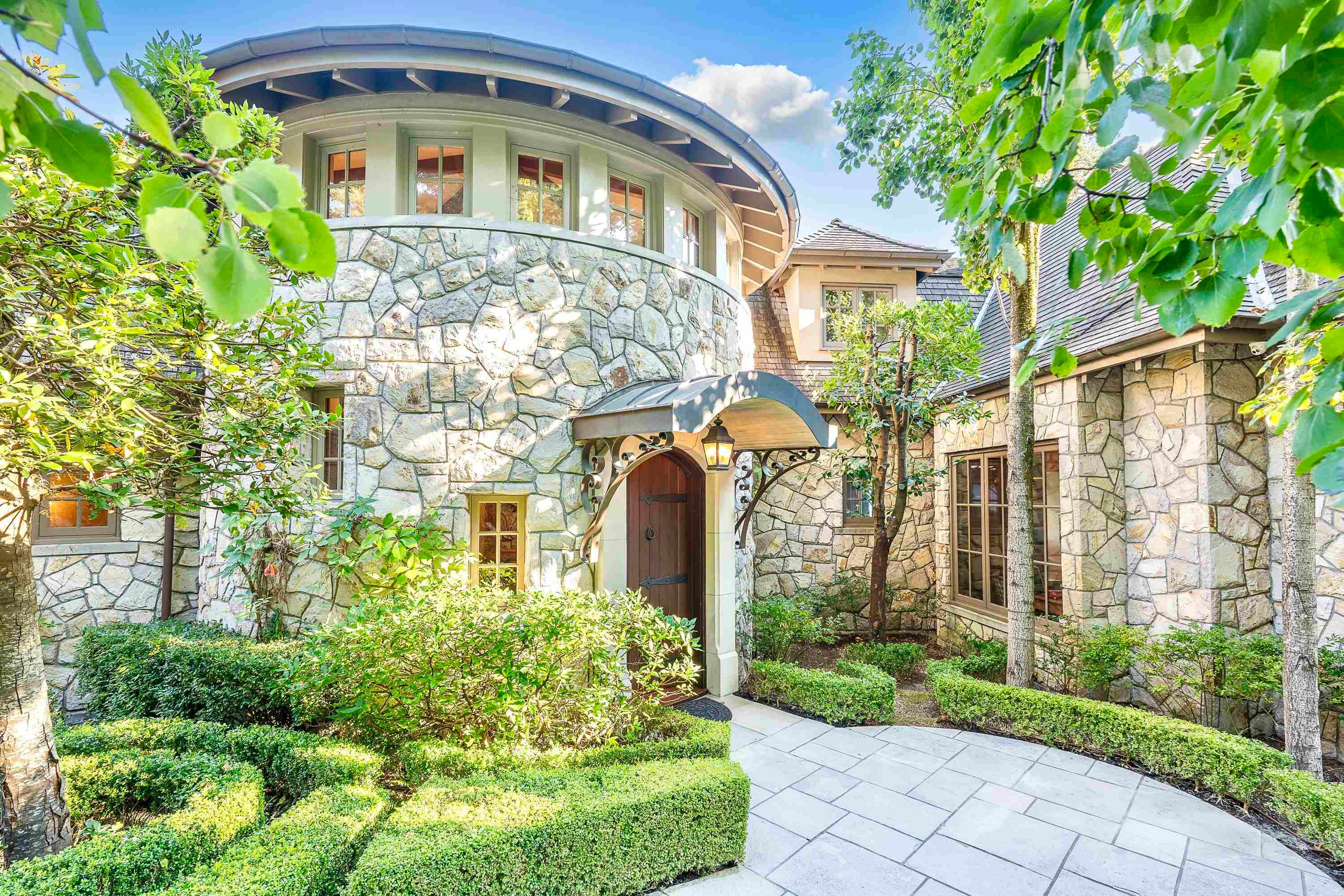 4672 Clovelly Walk, West Vancouver, BC