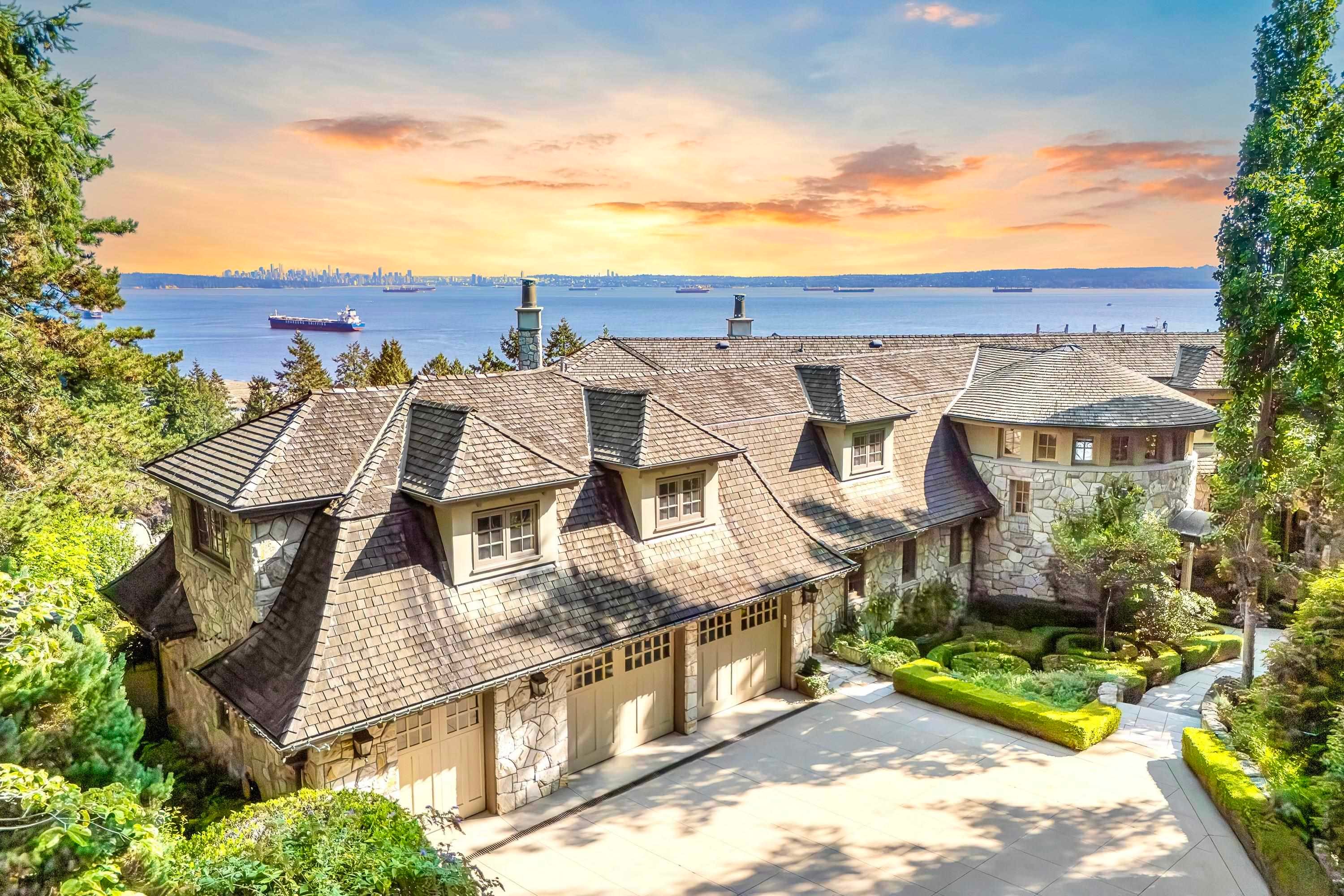 4672 Clovelly Walk, West Vancouver, BC