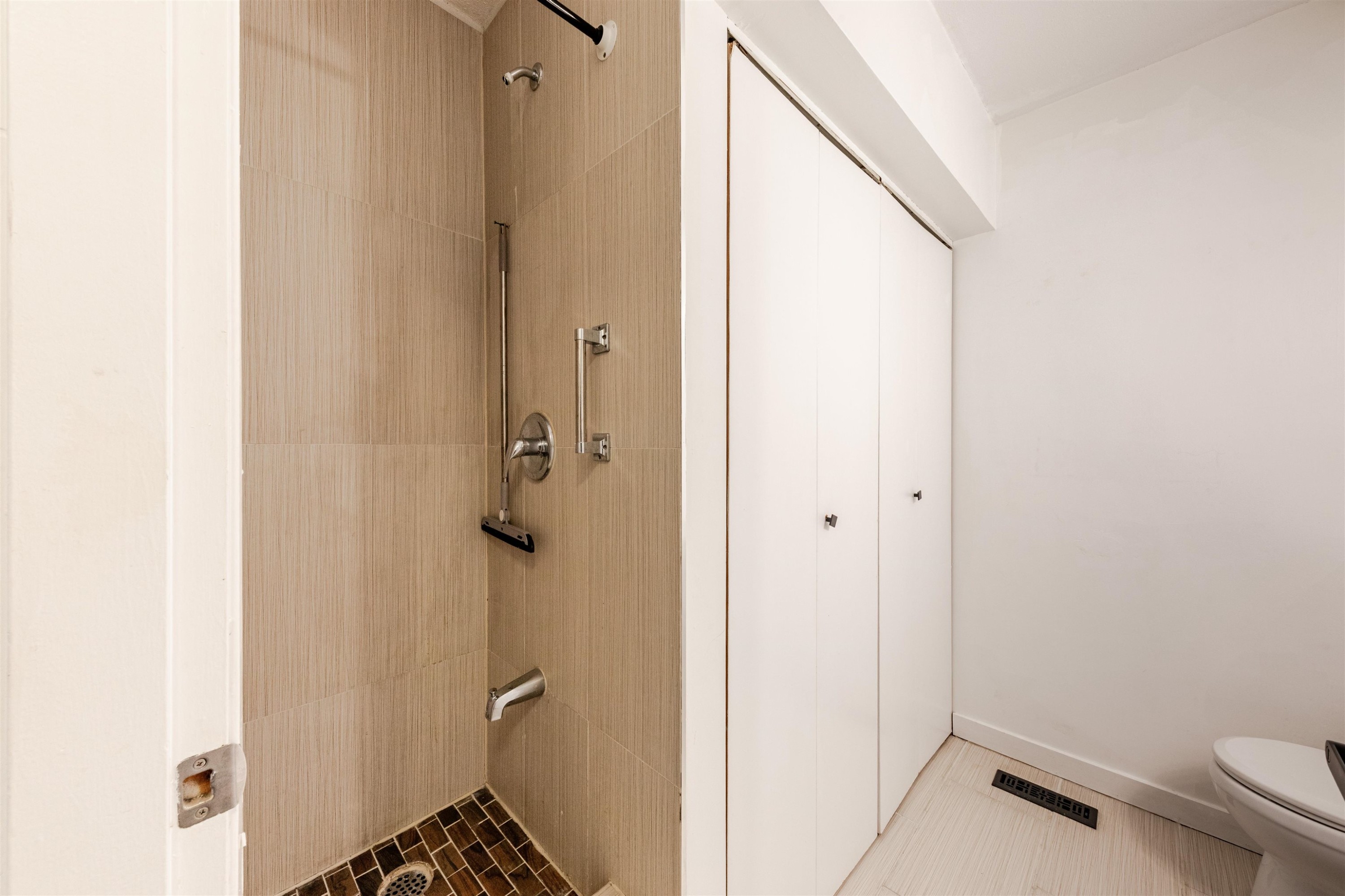 8008 Ash Street, Richmond, BC