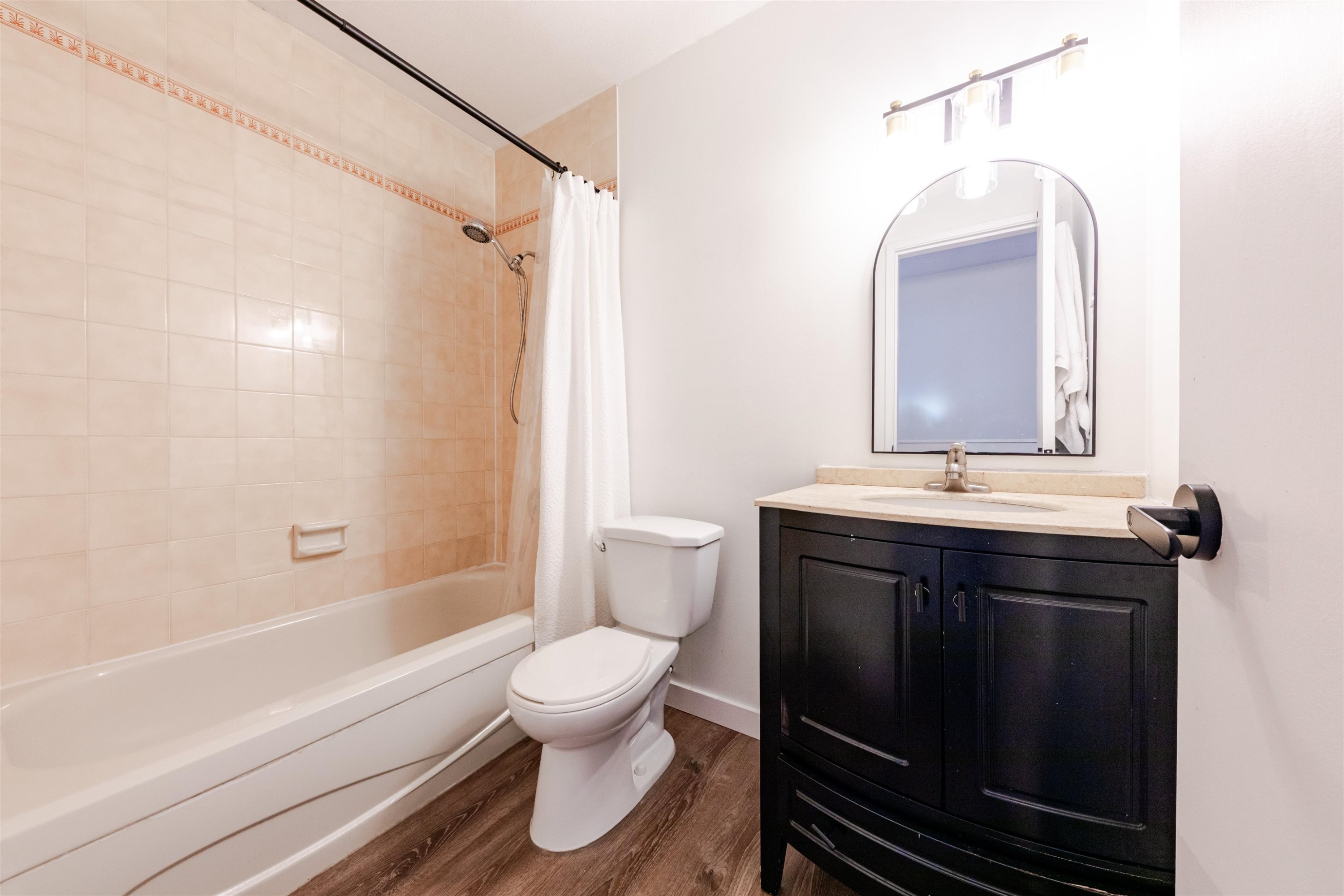 8008 Ash Street, Richmond, BC