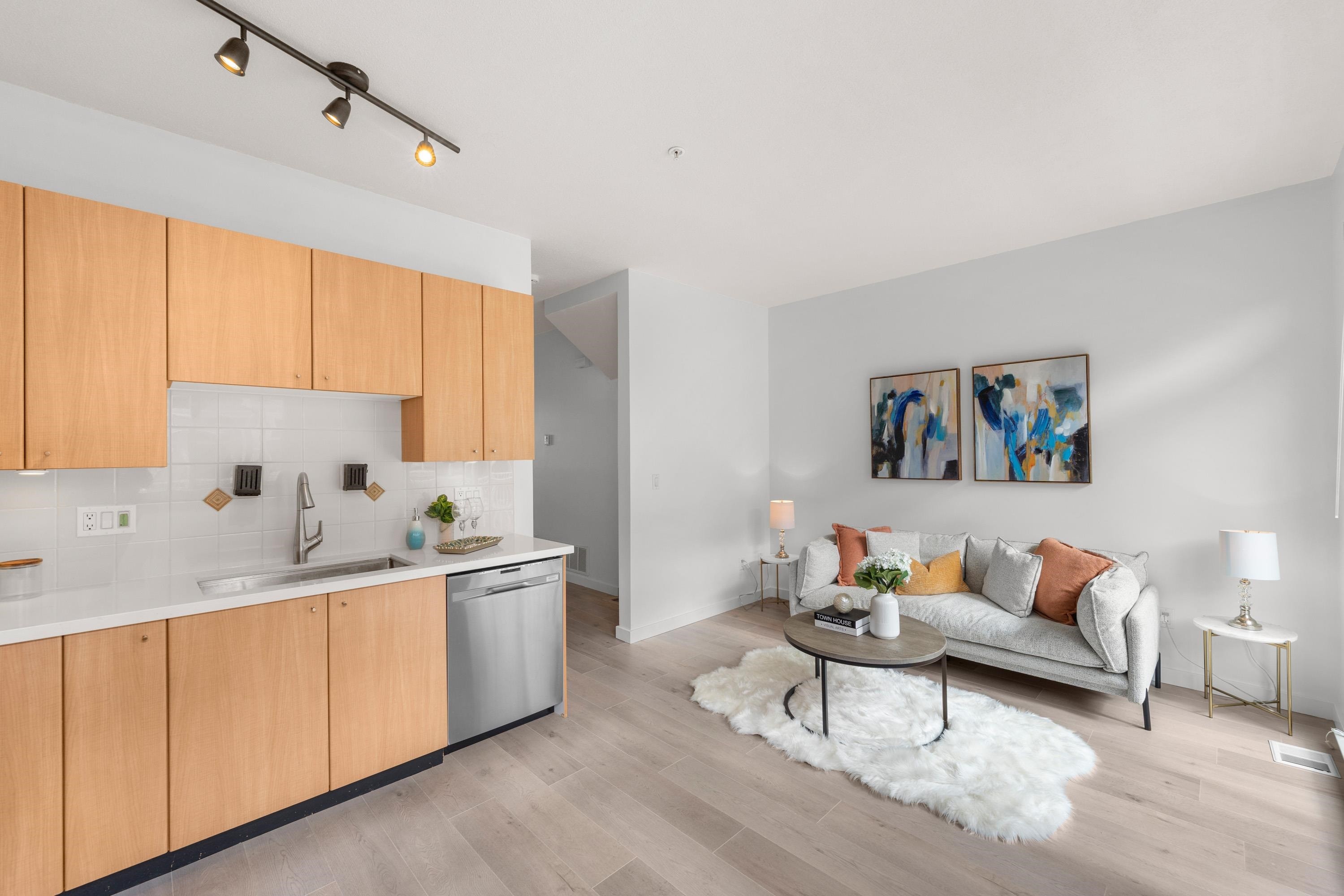 7148 Mont Royal Square, Vancouver, BC