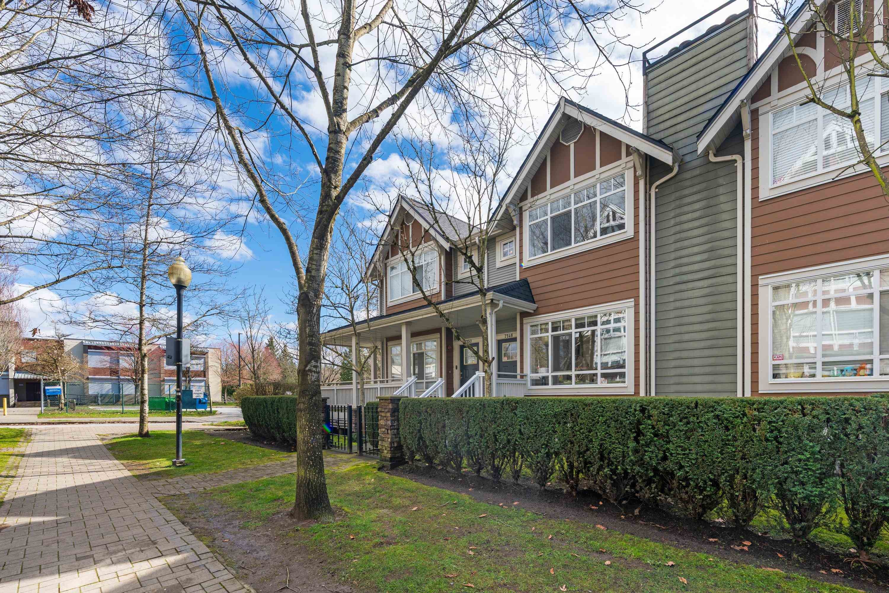 7148 Mont Royal Square, Vancouver, BC