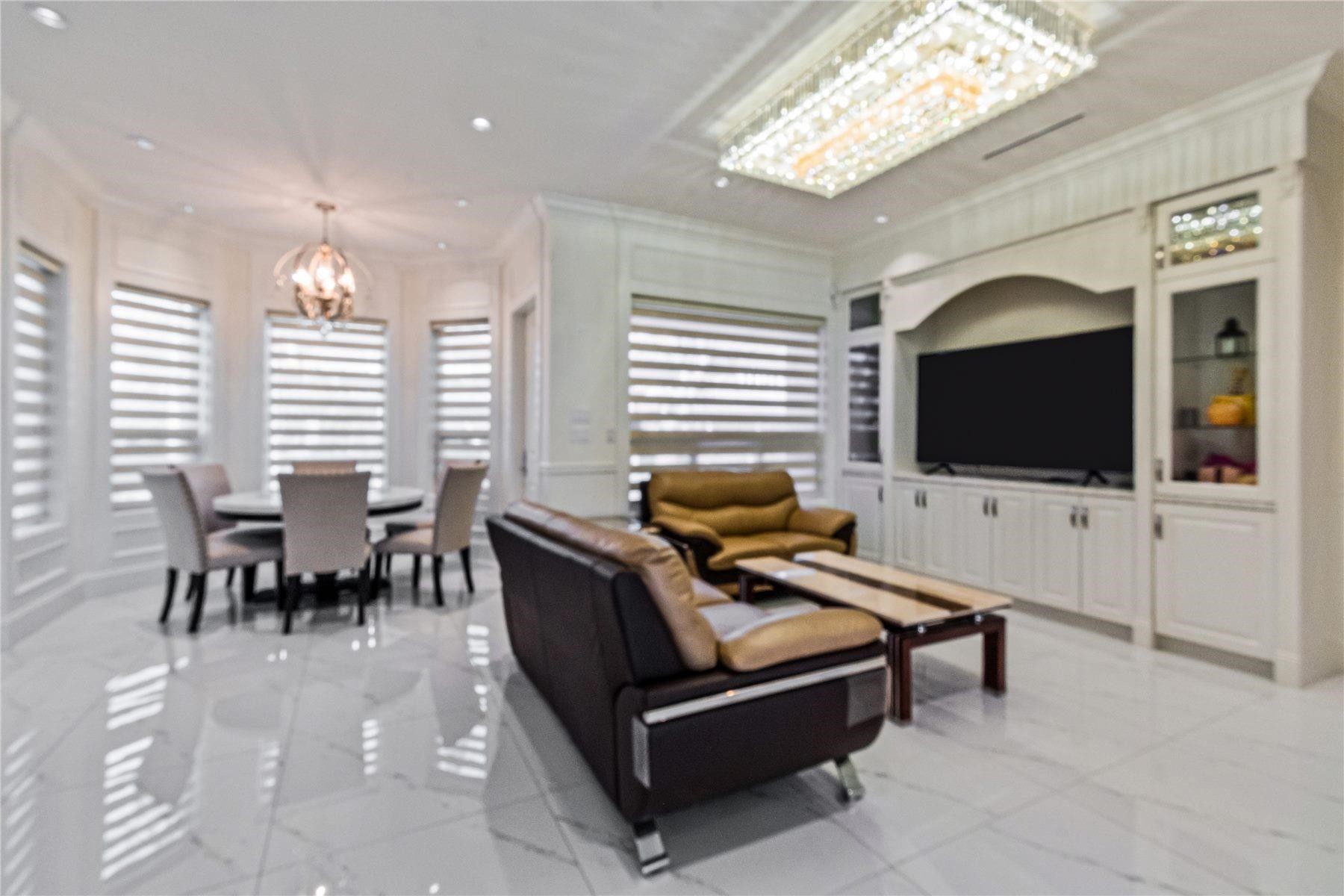 8371 Mowbray Road, Richmond, BC