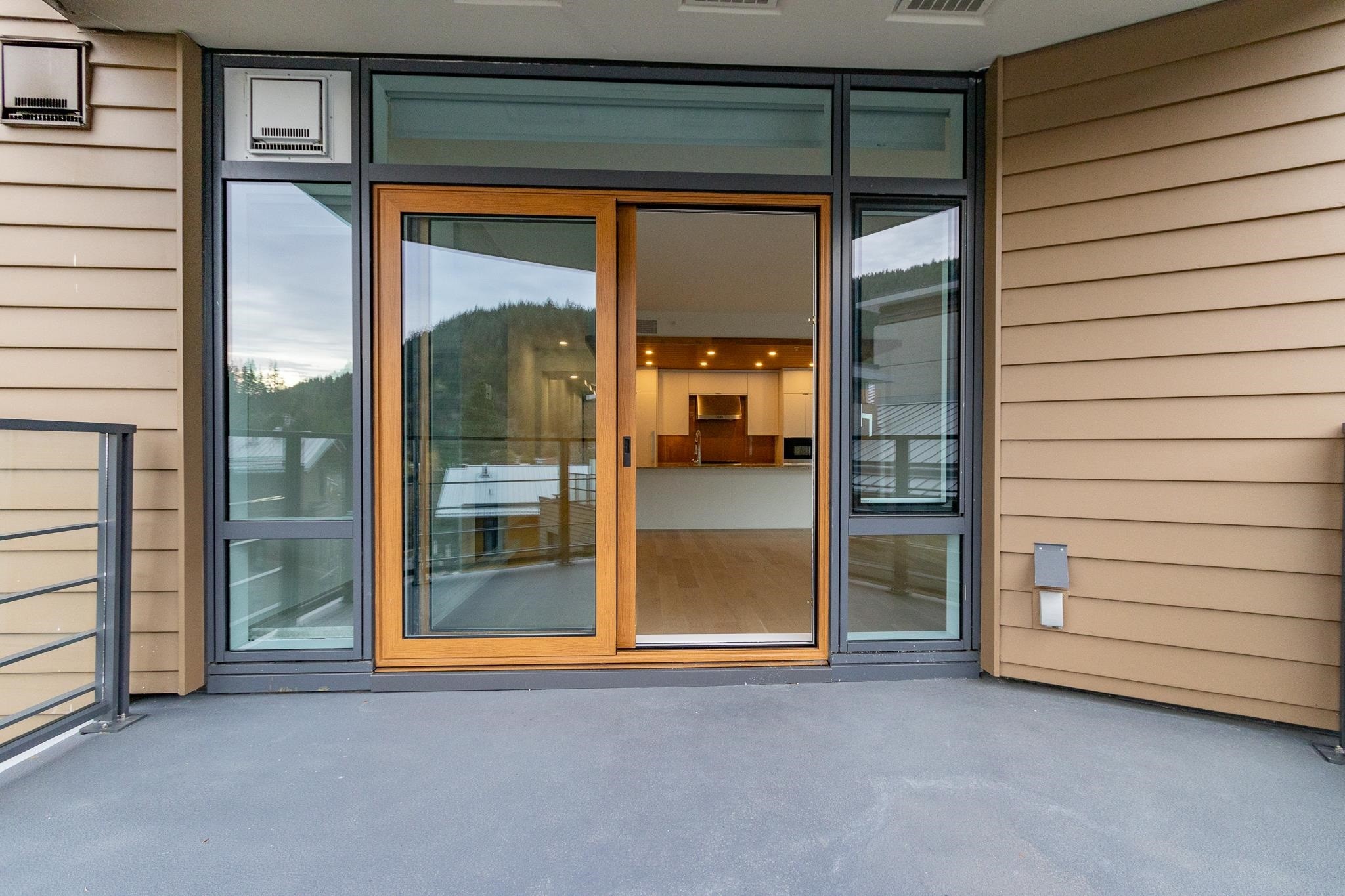 401-6687 Nelson Avenue, West Vancouver, BC