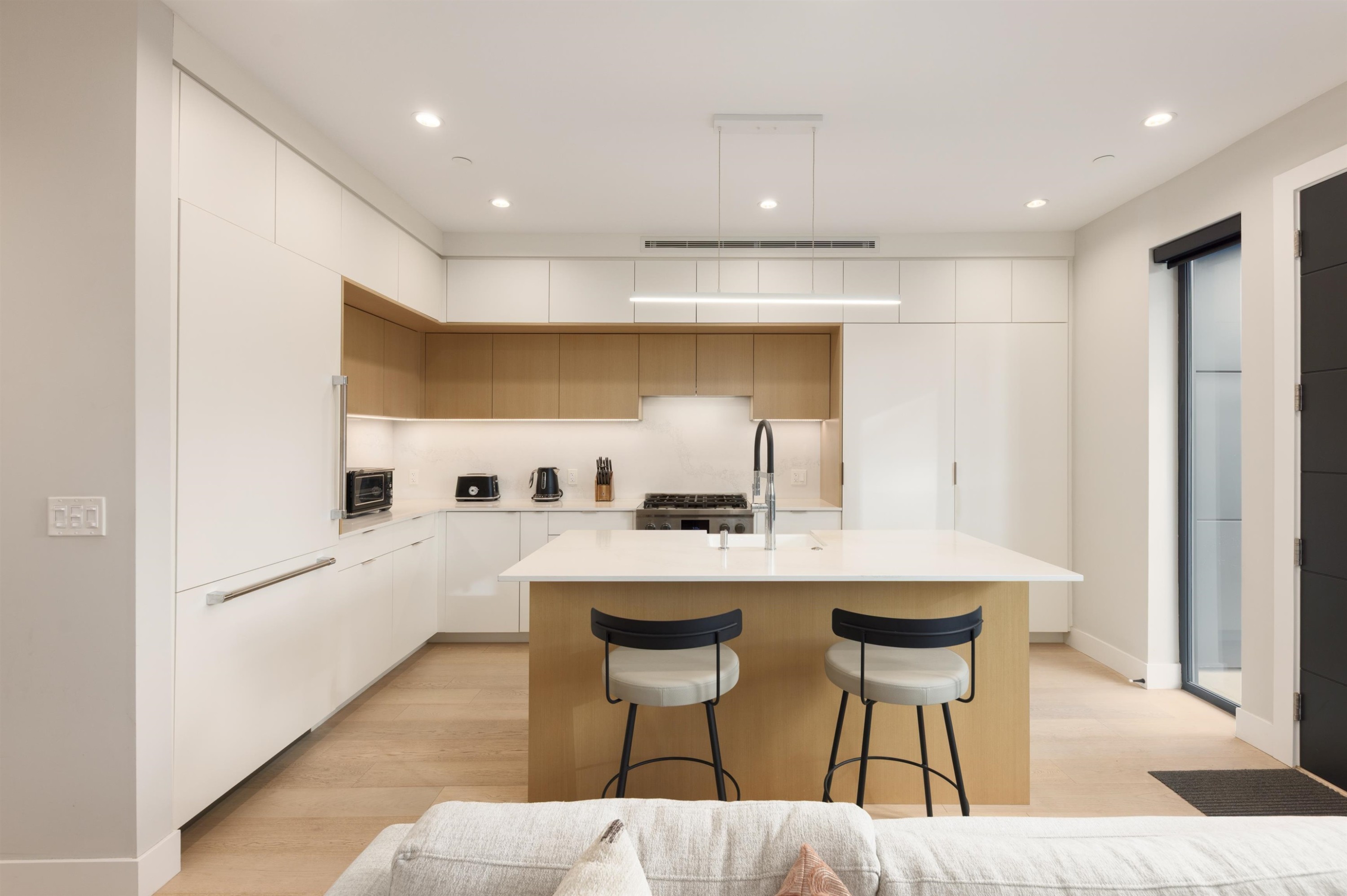 2939 15Th Avenue W, Vancouver, BC