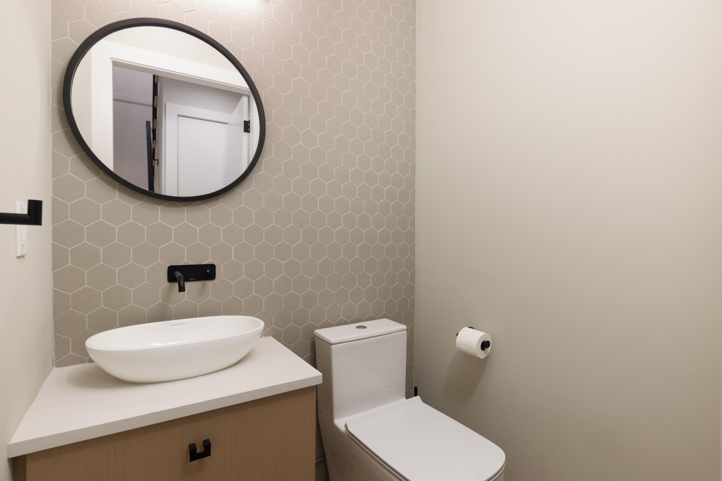 2939 15Th Avenue W, Vancouver, BC