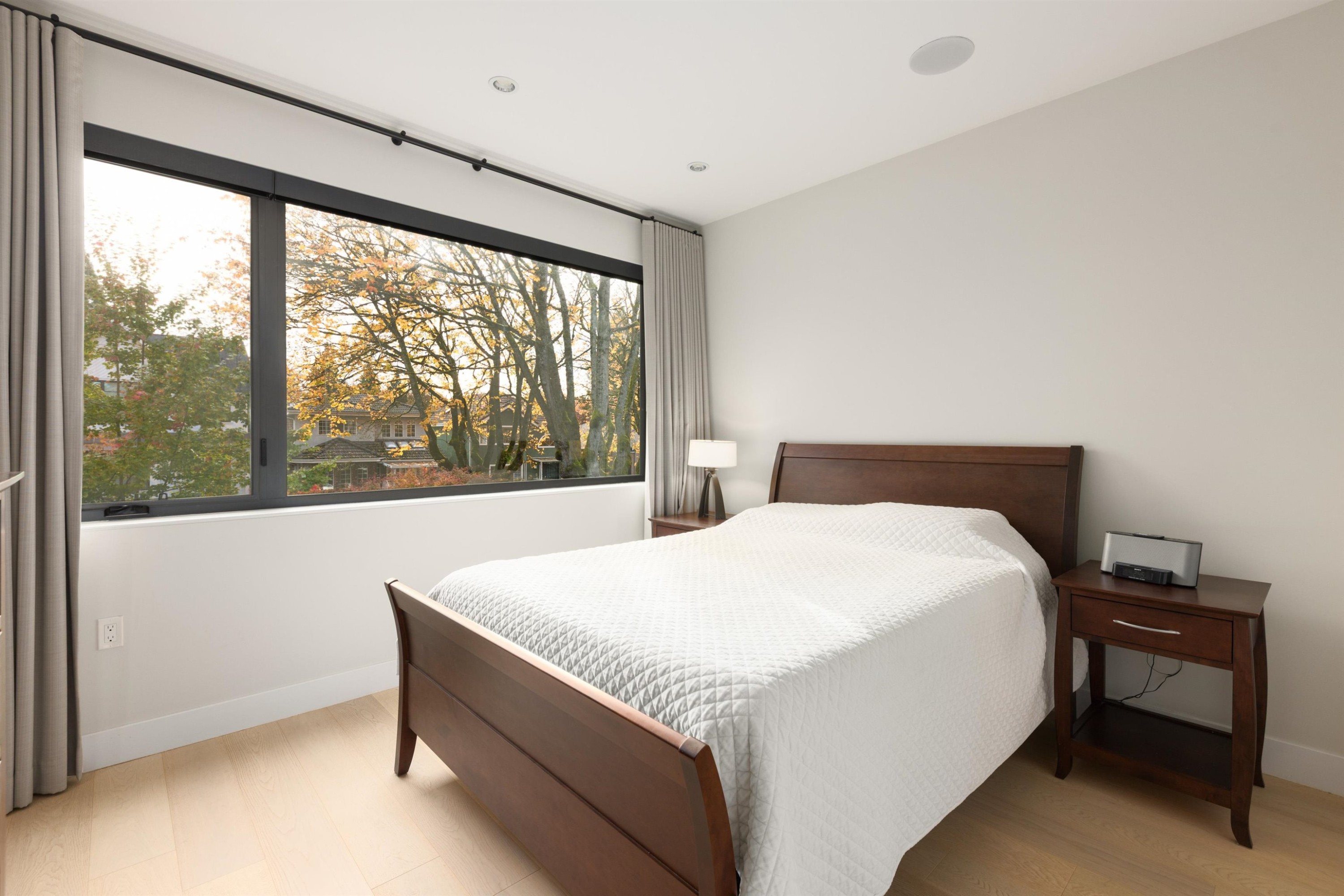 2939 15Th Avenue W, Vancouver, BC