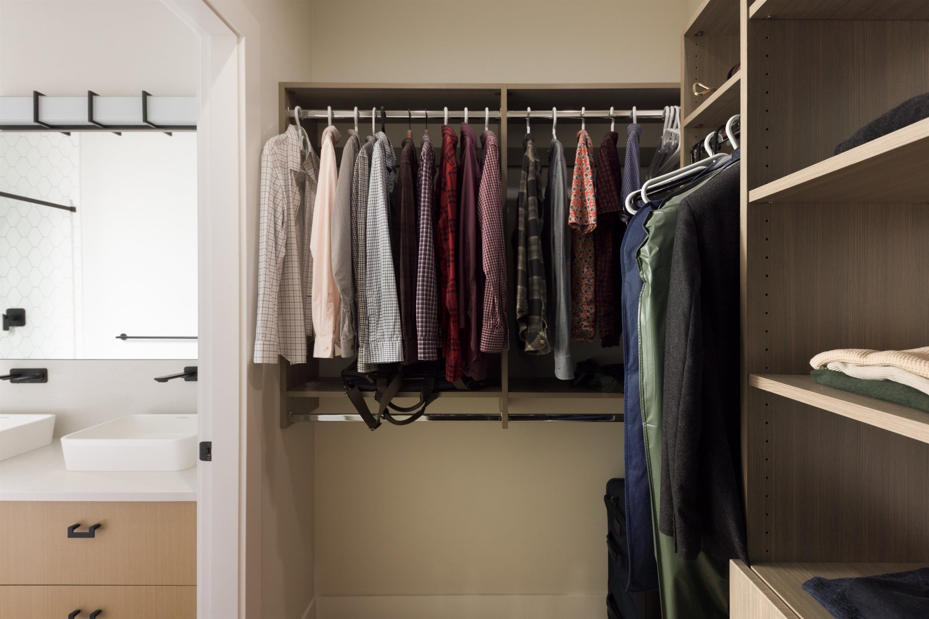 2939 15Th Avenue W, Vancouver, BC