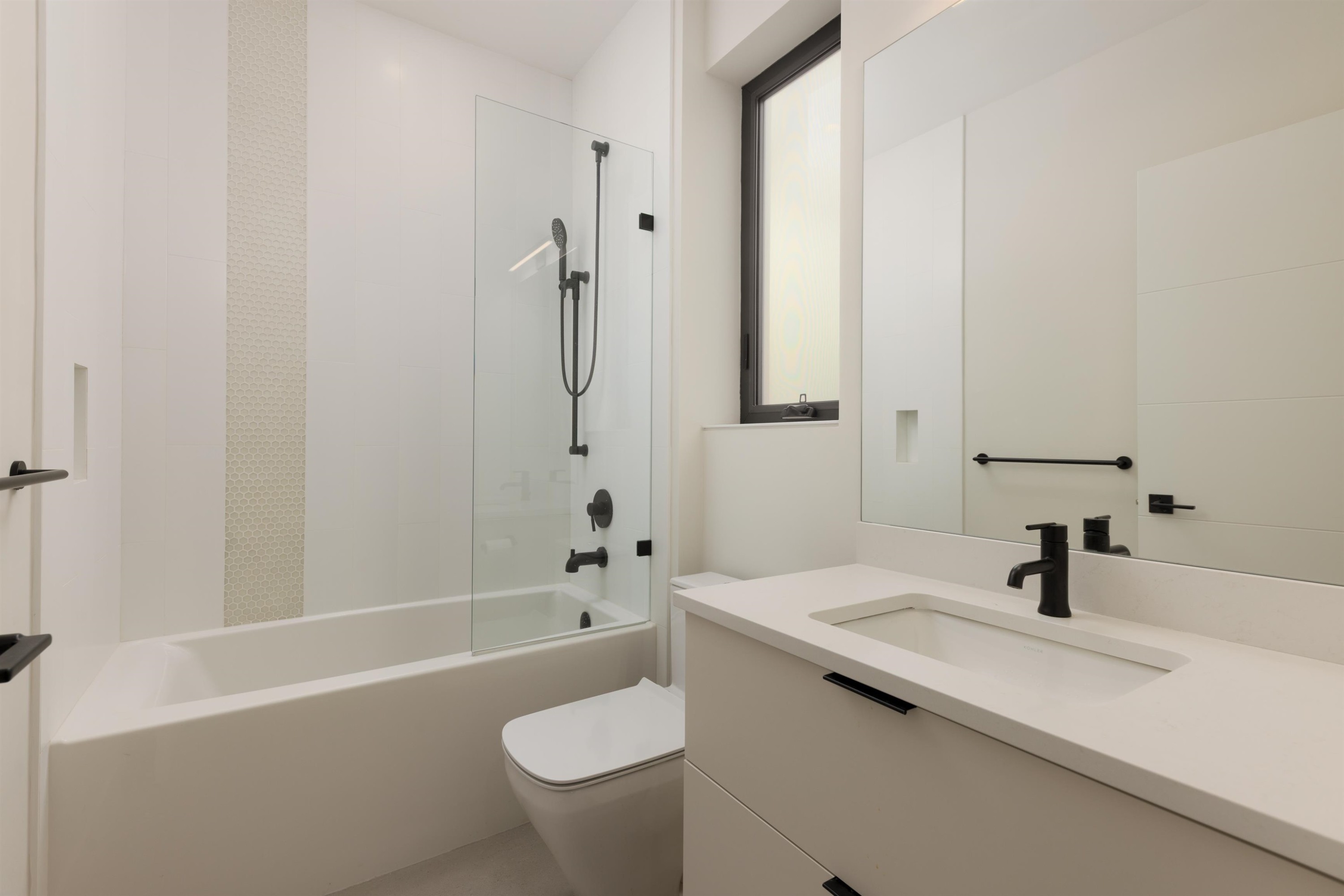 2939 15Th Avenue W, Vancouver, BC