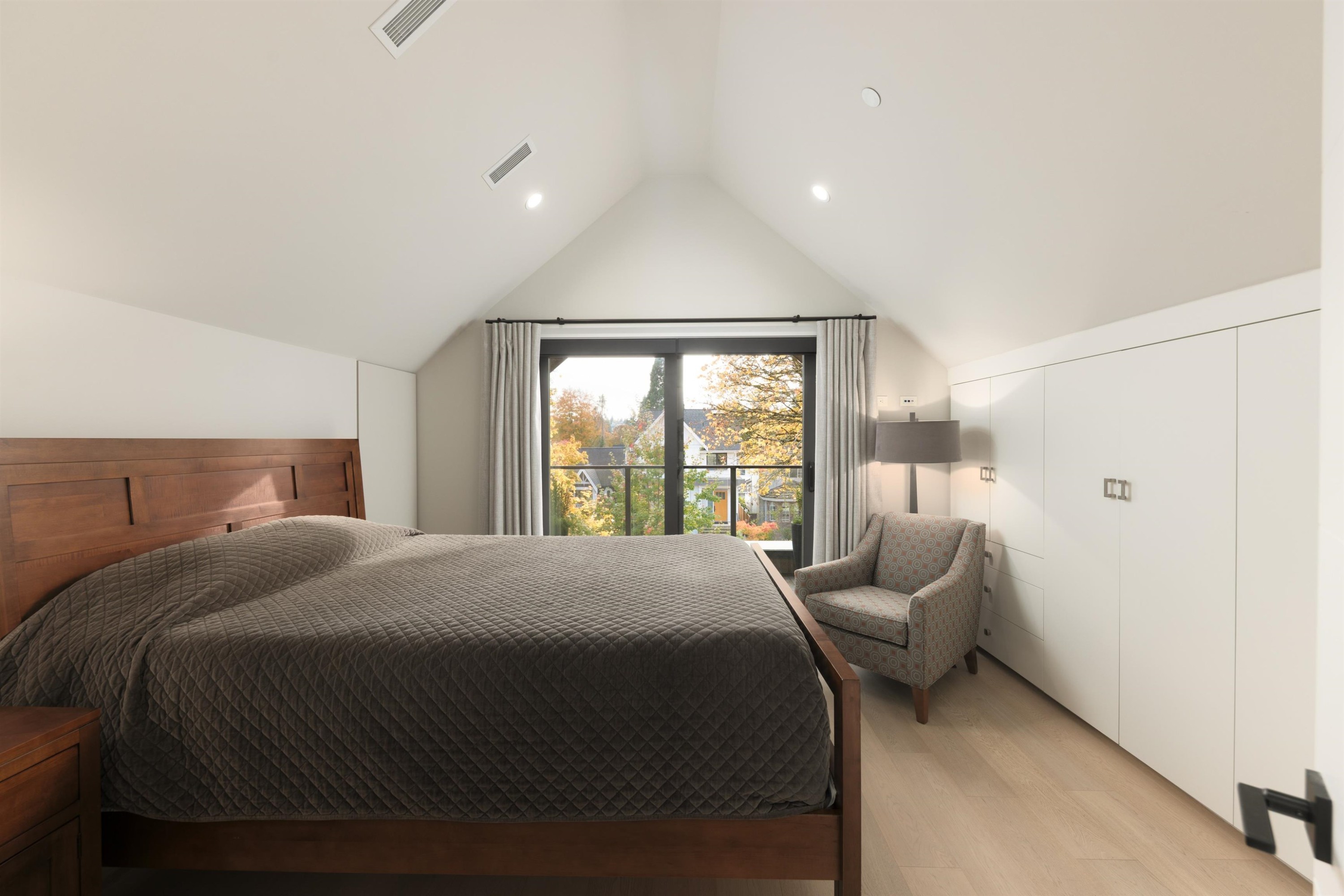 2939 15Th Avenue W, Vancouver, BC