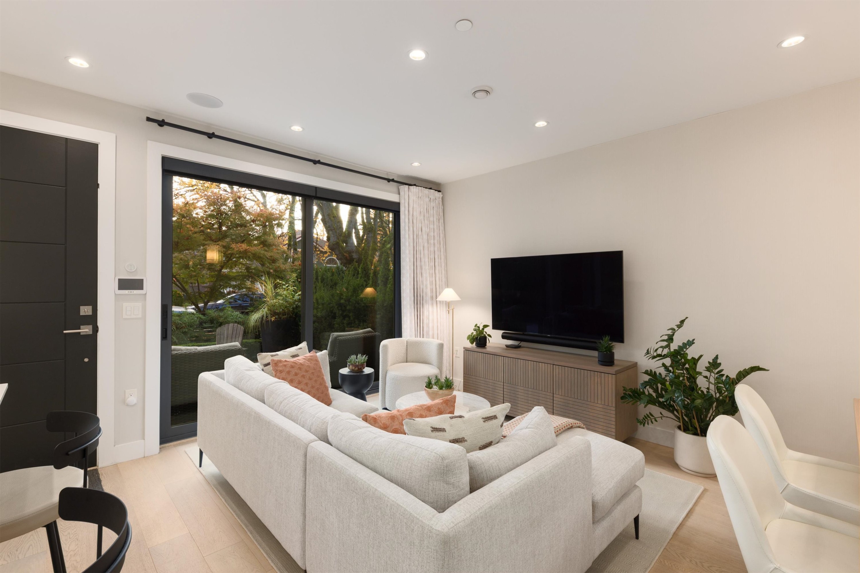 2939 15Th Avenue W, Vancouver, BC