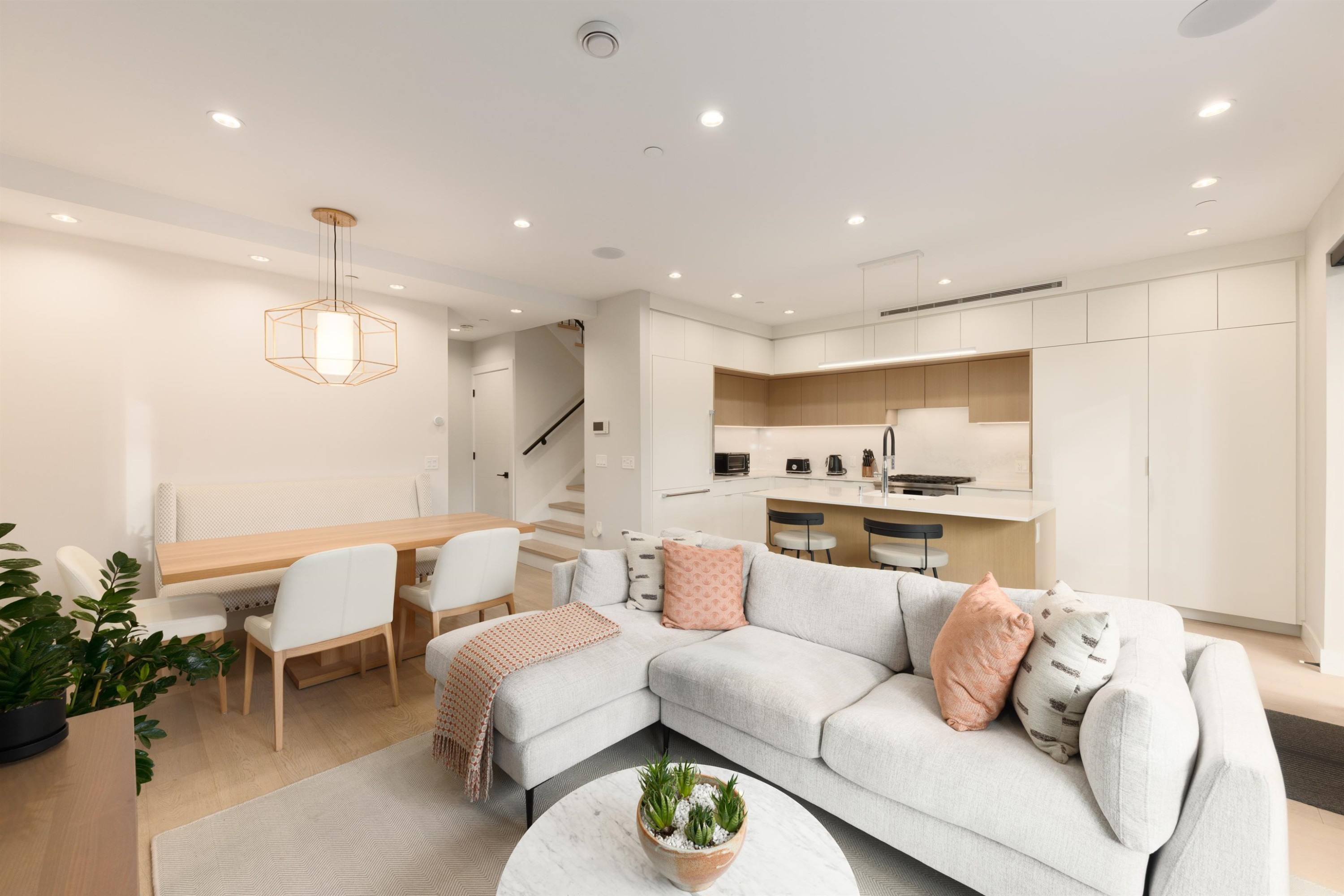 2939 15Th Avenue W, Vancouver, BC