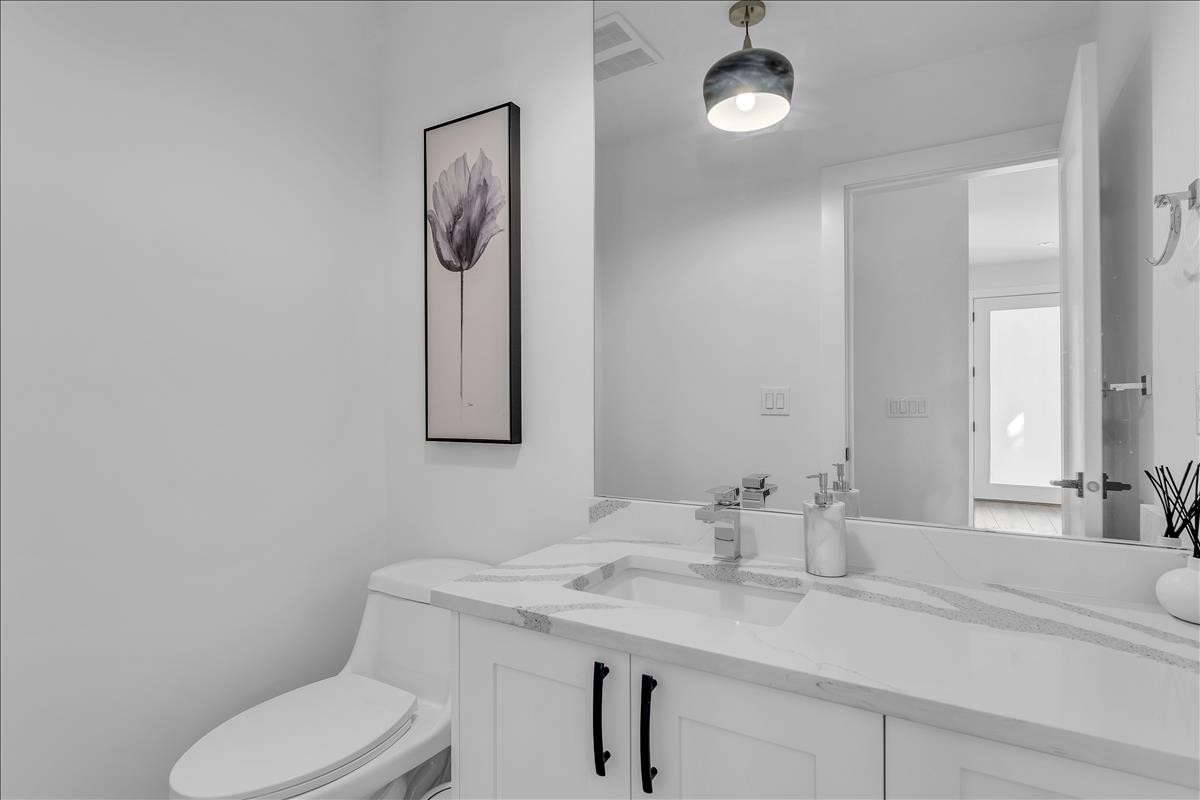 7430 Canada Way, Burnaby, BC