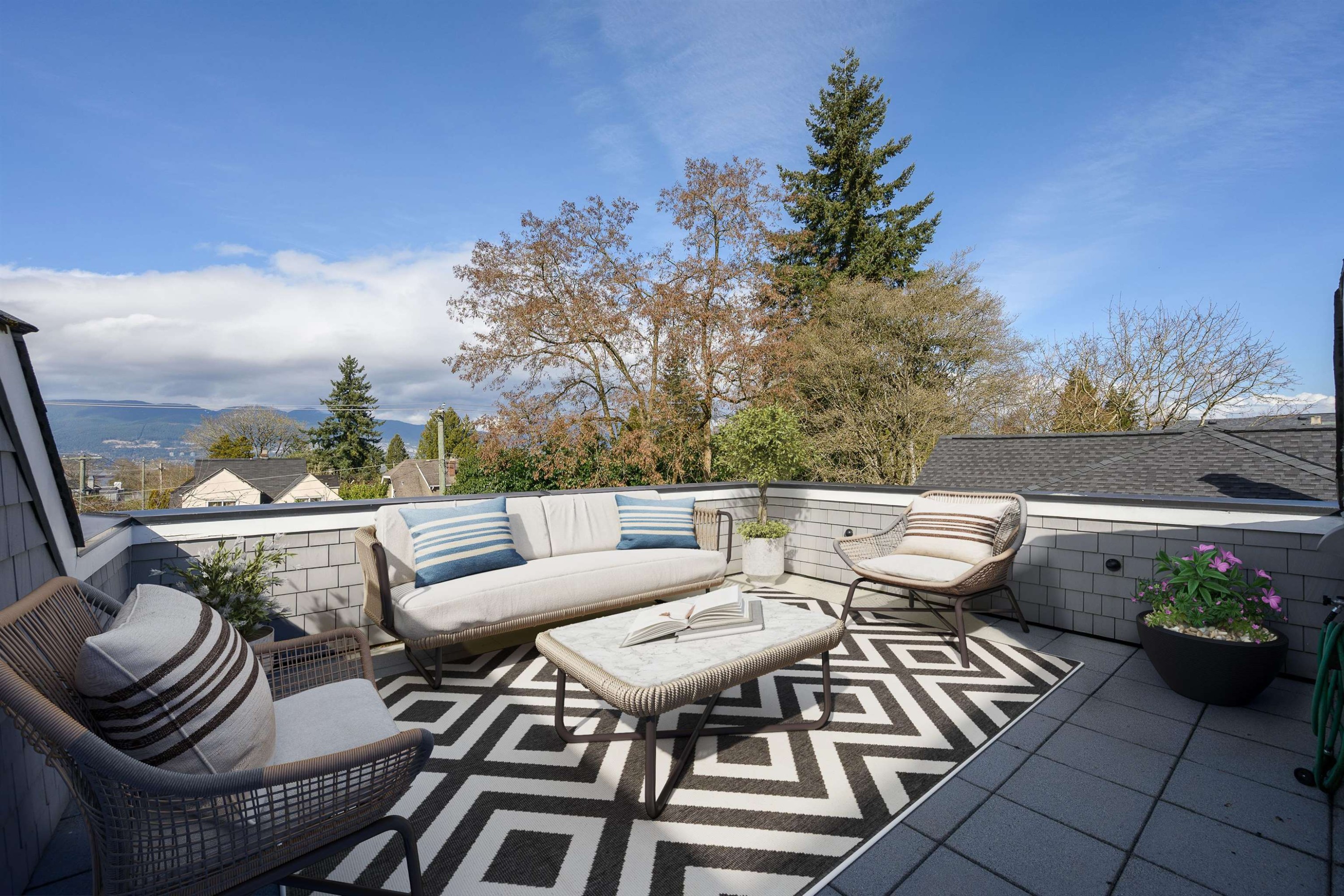 4297 11Th Avenue W, Vancouver, BC