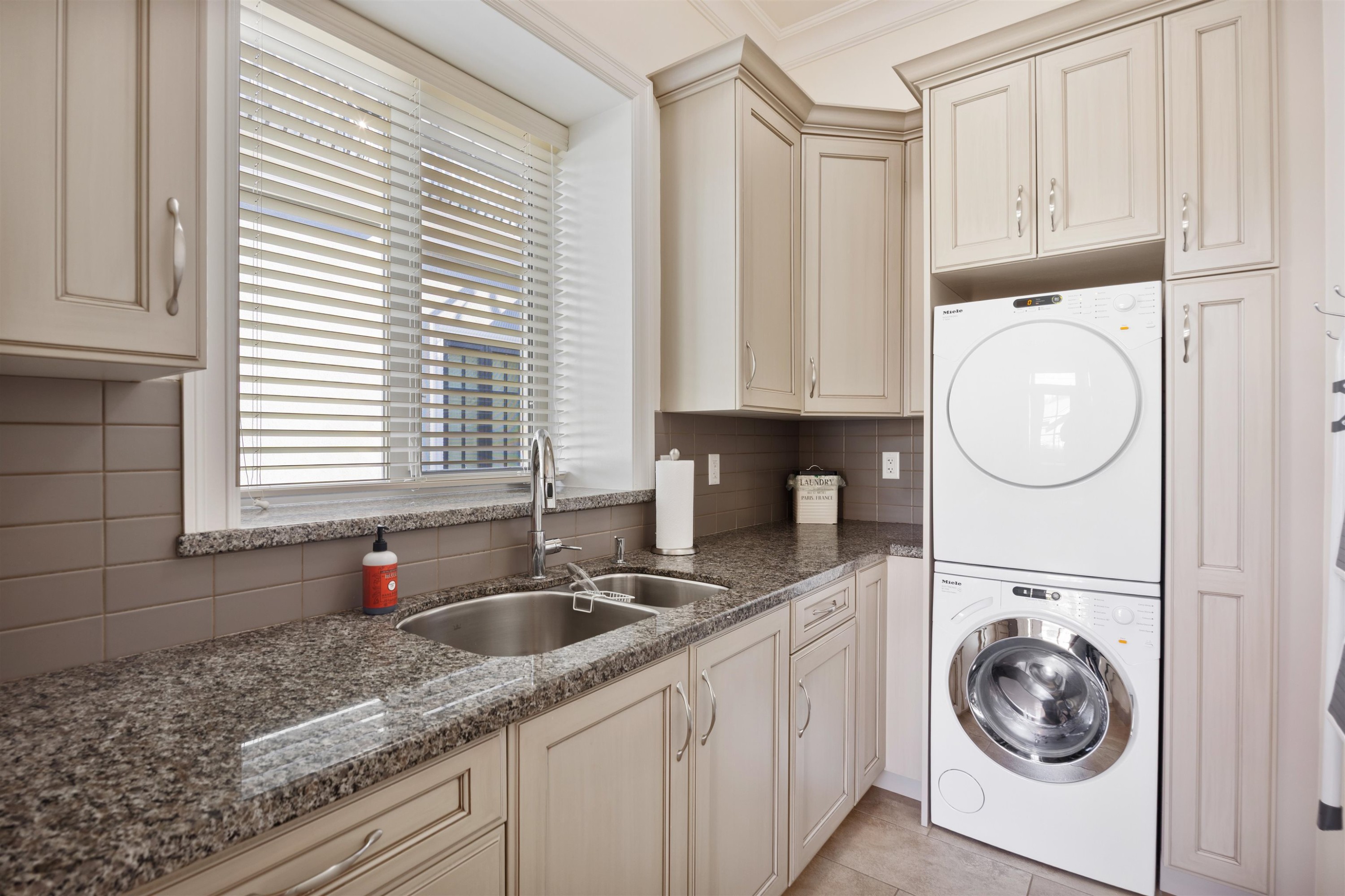 3837 3Rd Avenue W, Vancouver, BC