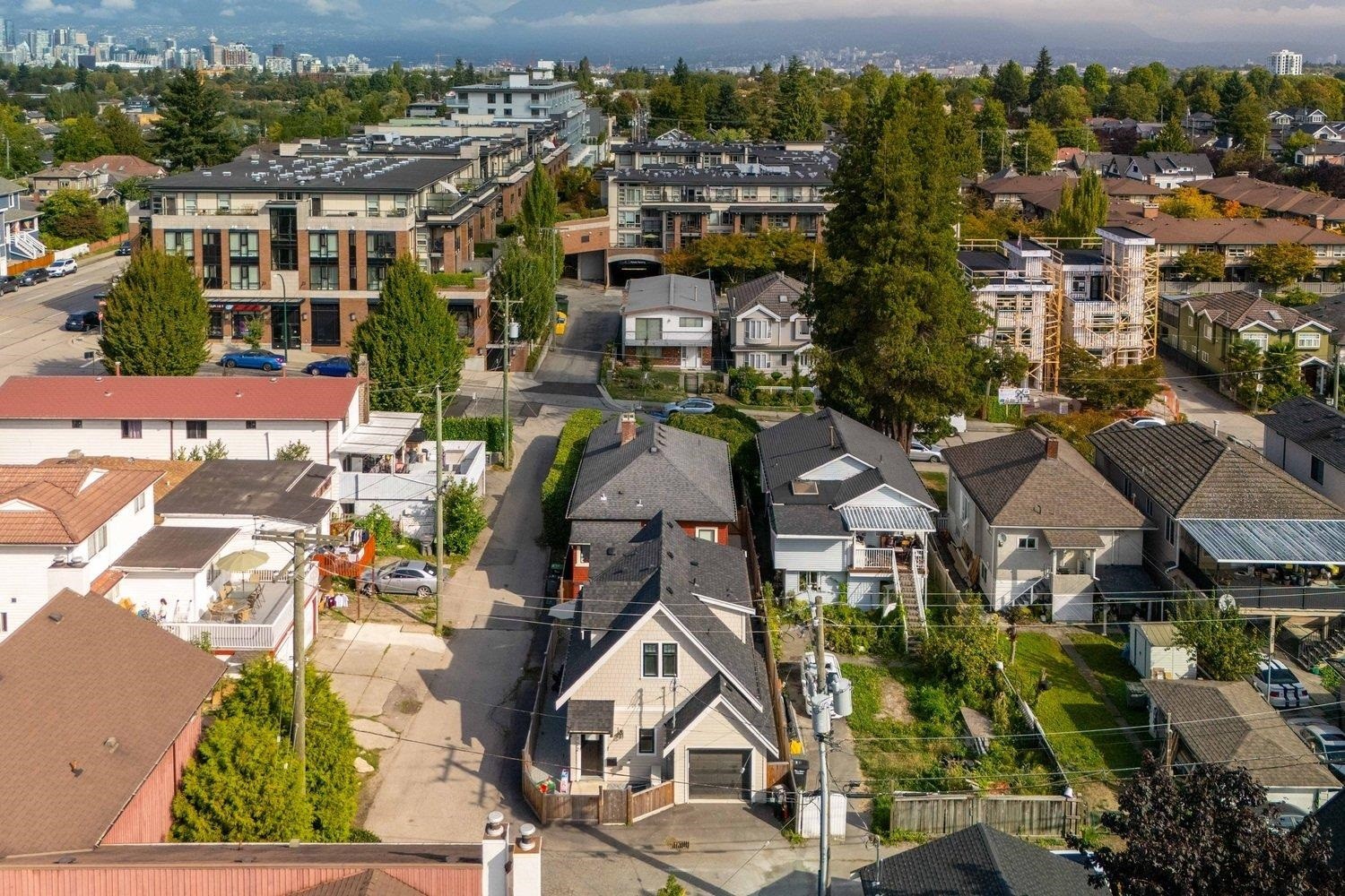720 30Th Avenue E, Vancouver, BC