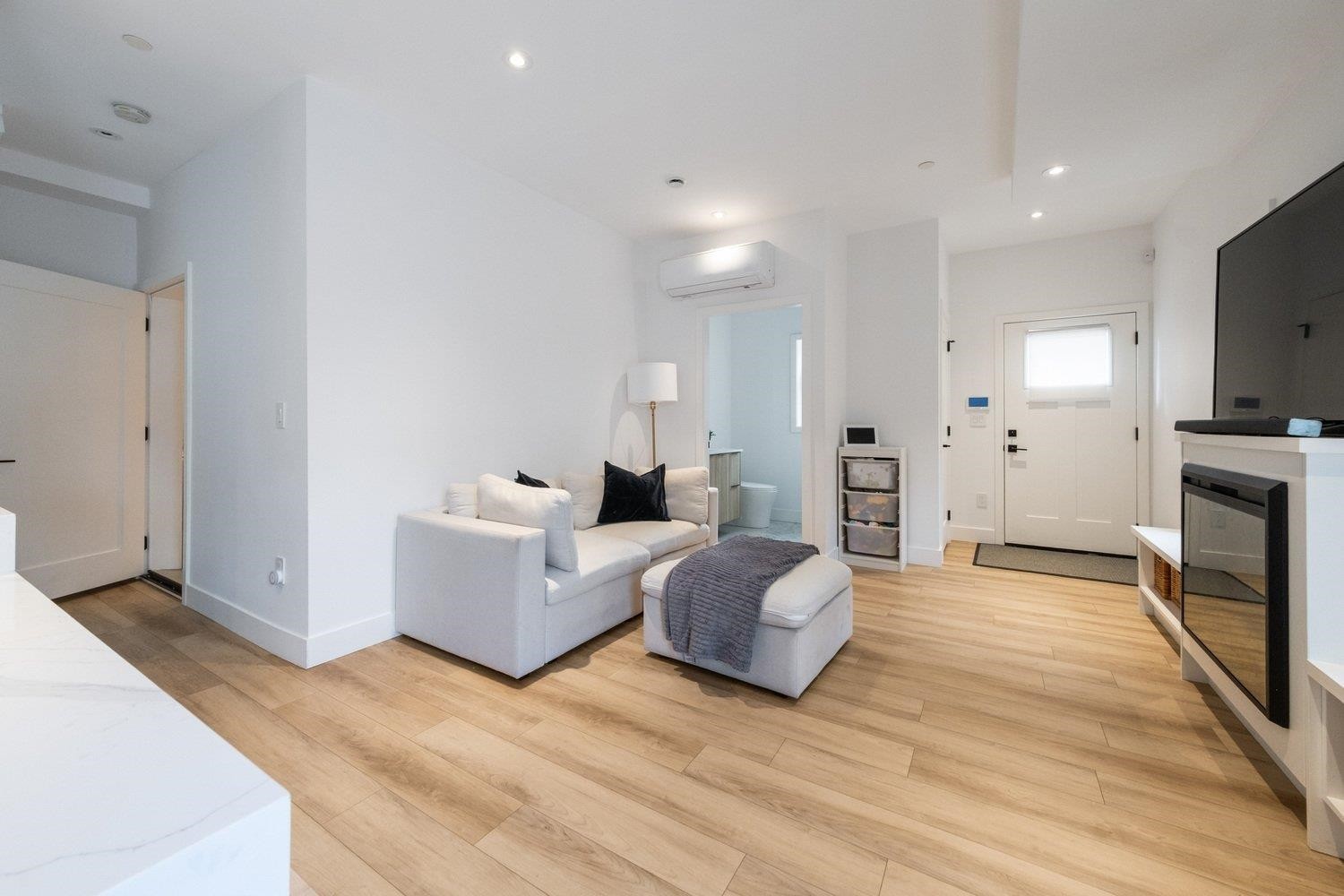 720 30Th Avenue E, Vancouver, BC