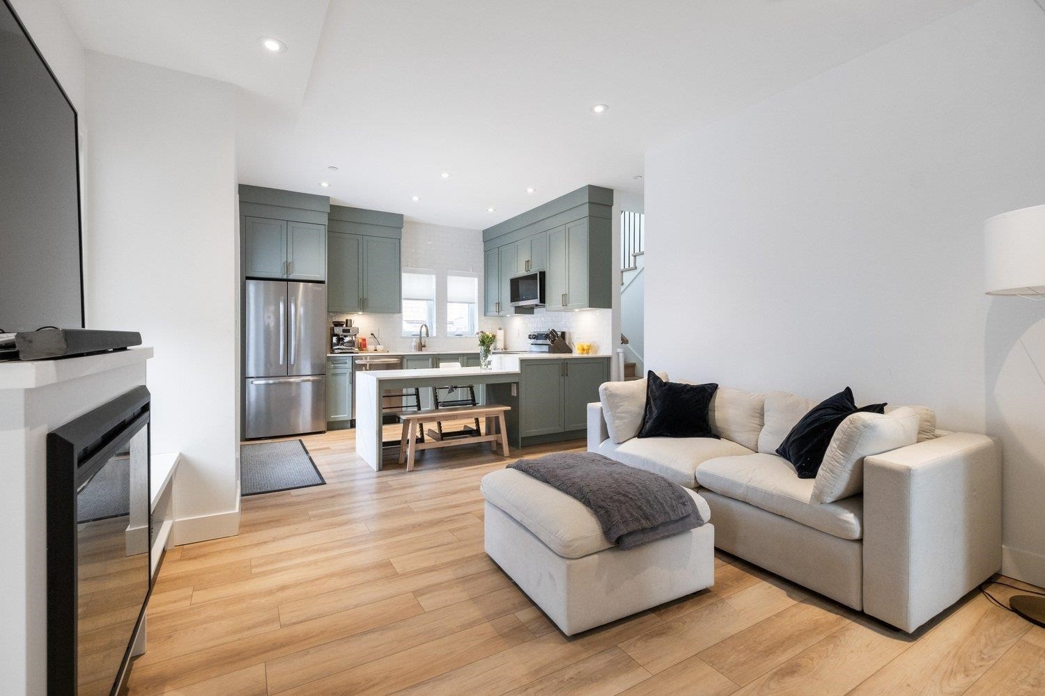 720 30Th Avenue E, Vancouver, BC
