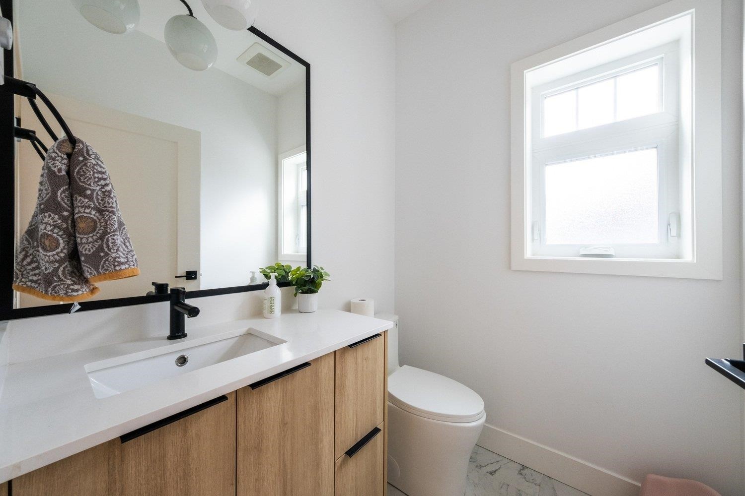 720 30Th Avenue E, Vancouver, BC